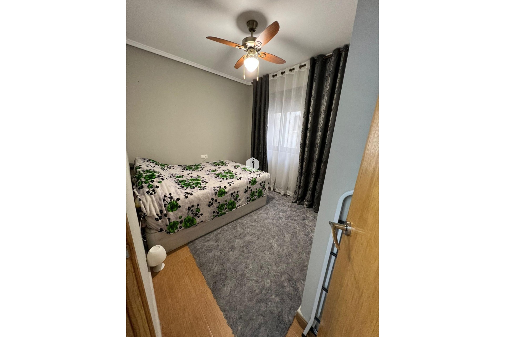 Segunda mano - Apartamento / piso -
Torrevieja - Centro