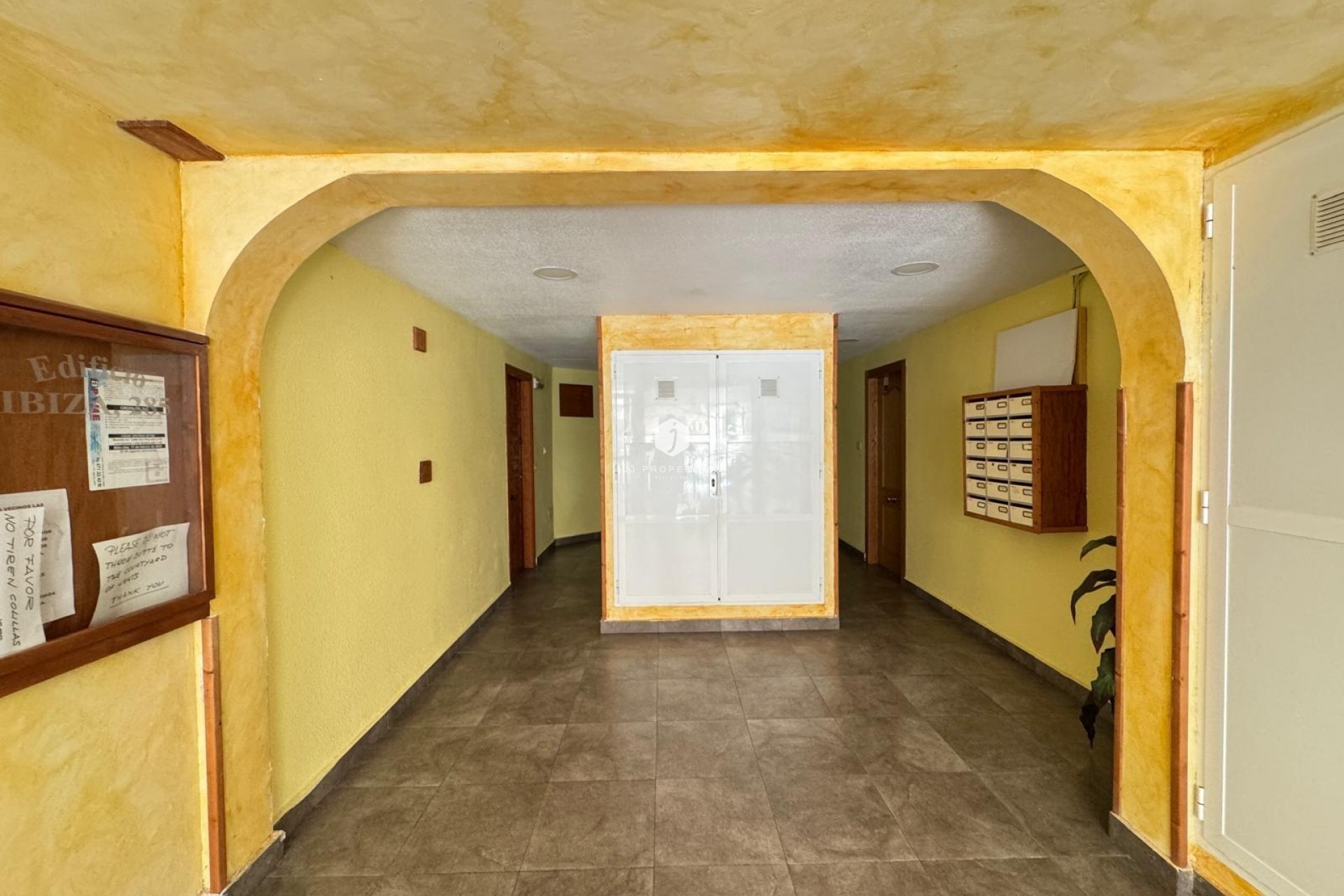 Segunda mano - Apartamento / piso -
Torrevieja - Centro