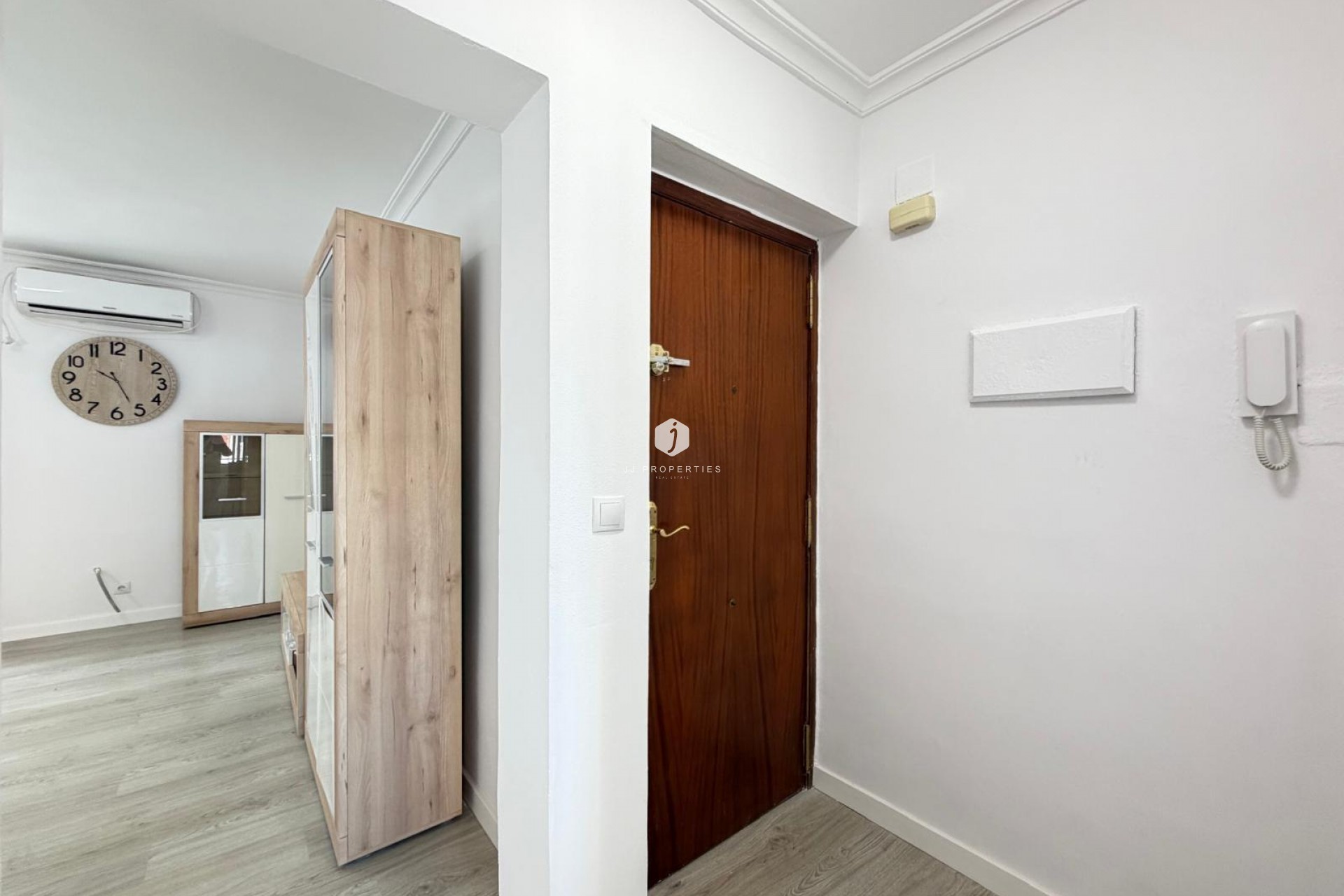 Segunda mano - Apartamento / piso -
Torrevieja - Centro