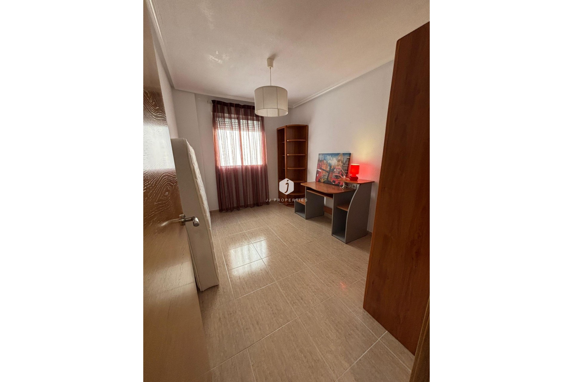 Segunda mano - Apartamento / piso -
Torrevieja - Centro