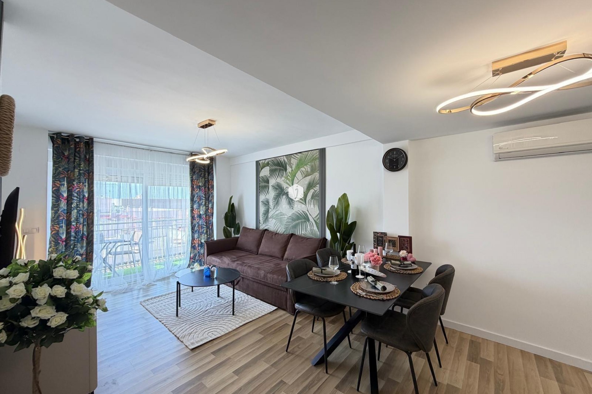Segunda mano - Apartamento / piso -
Torrevieja - Centro