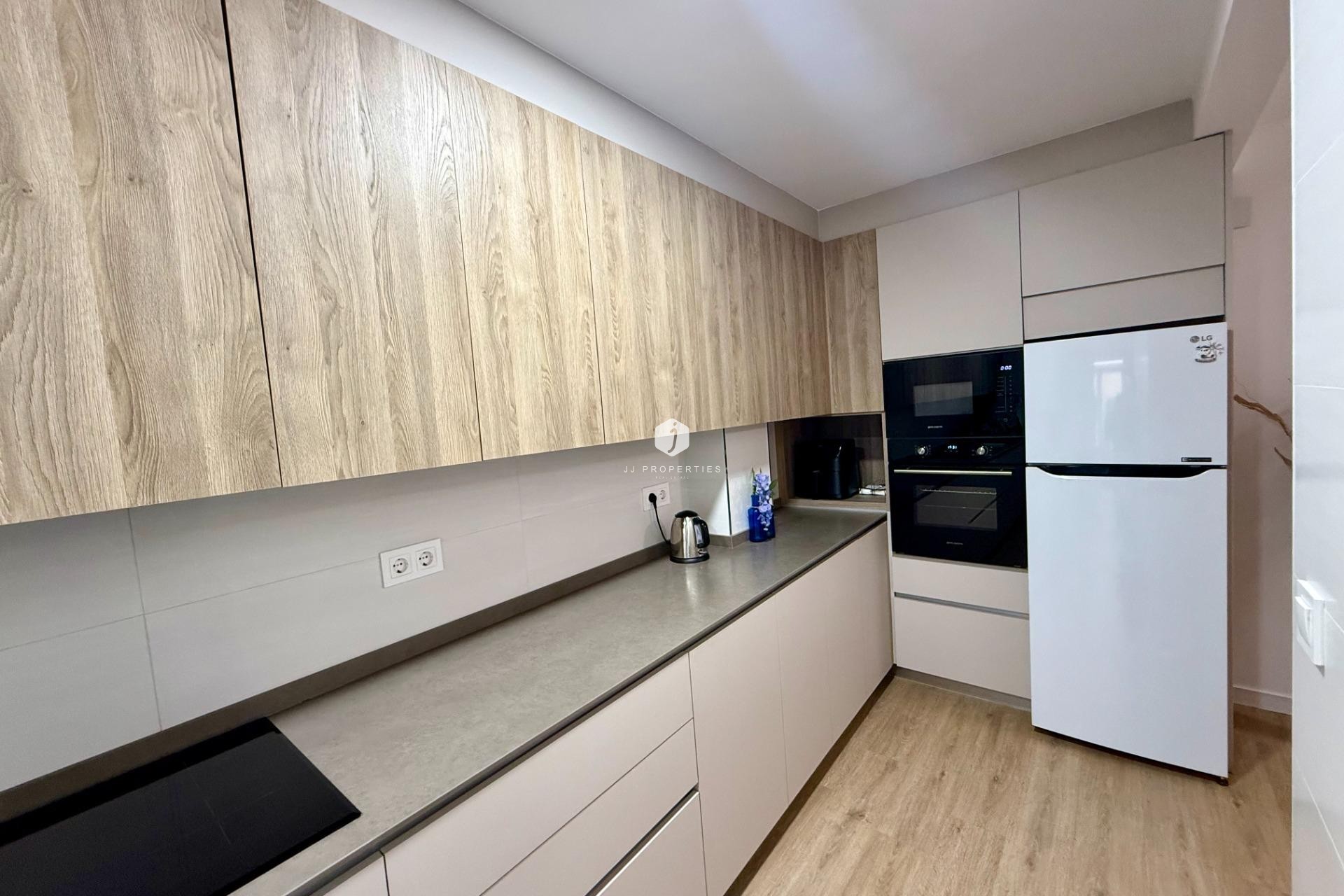 Segunda mano - Apartamento / piso -
Torrevieja - Centro