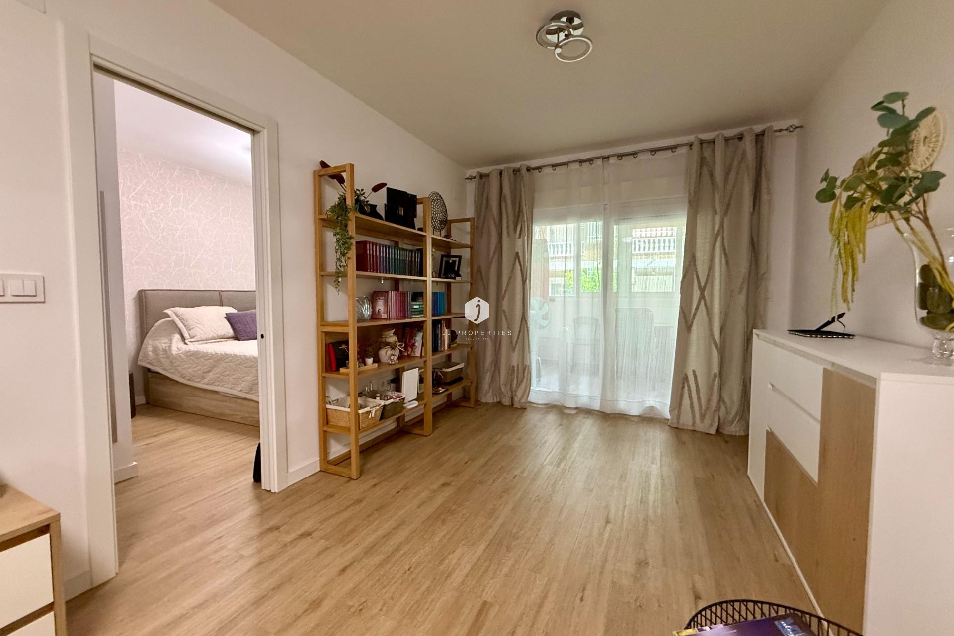Segunda mano - Apartamento / piso -
Torrevieja - Centro