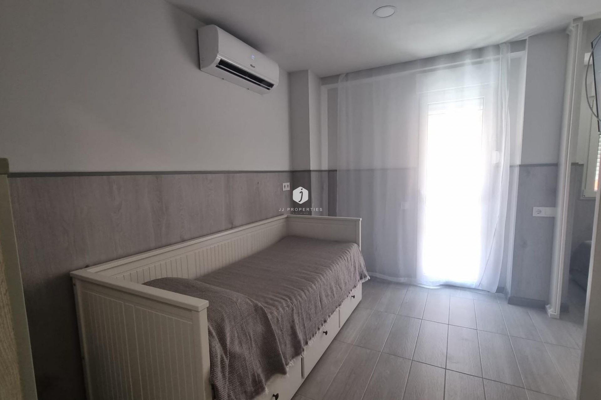 Segunda mano - Apartamento / piso -
Torrevieja - Centro