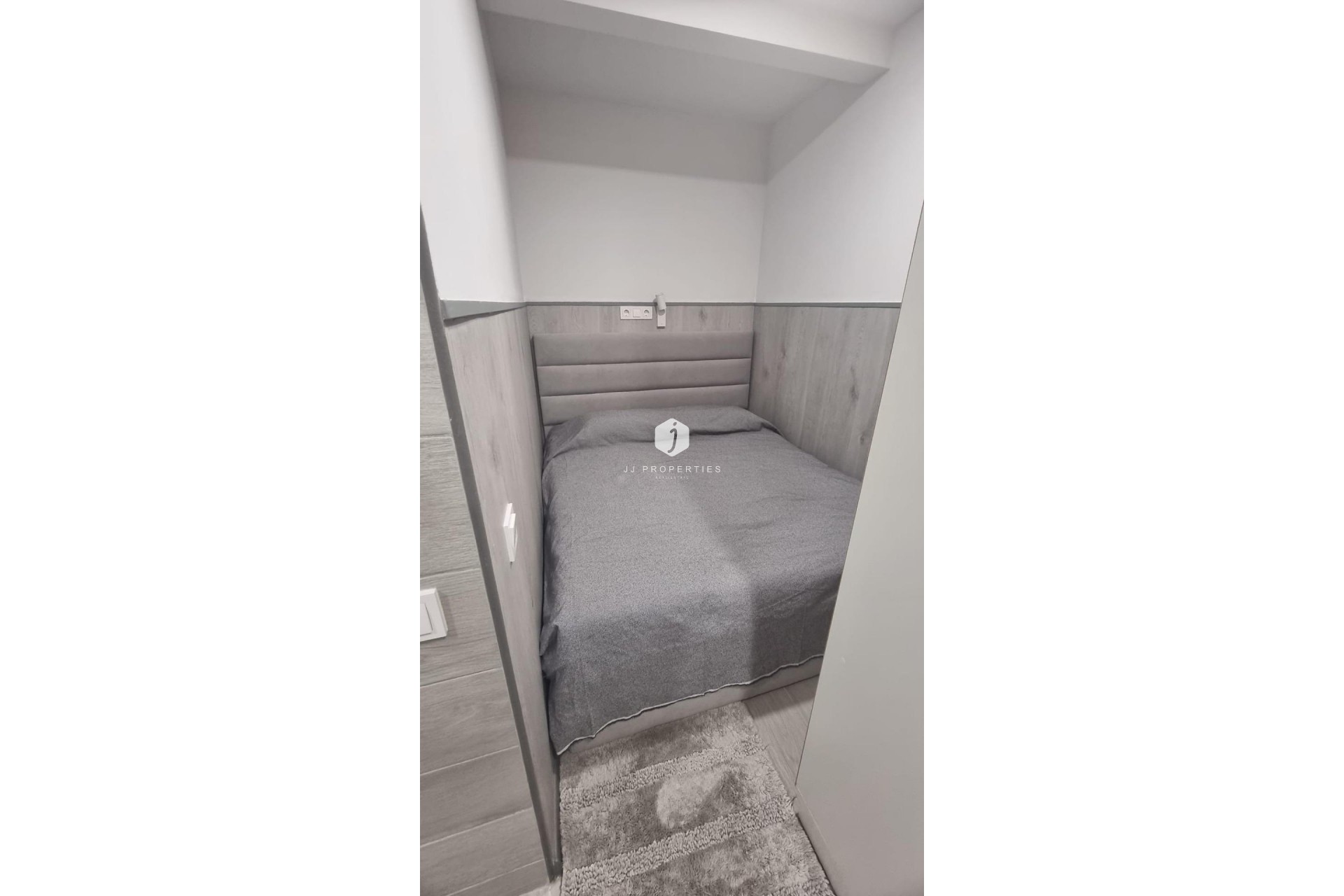 Segunda mano - Apartamento / piso -
Torrevieja - Centro