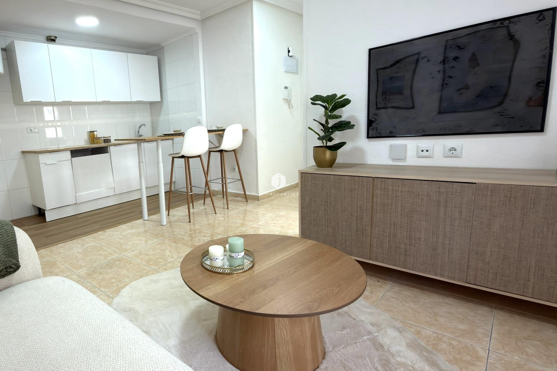 Segunda mano - Apartamento / piso -
Torrevieja - Centro