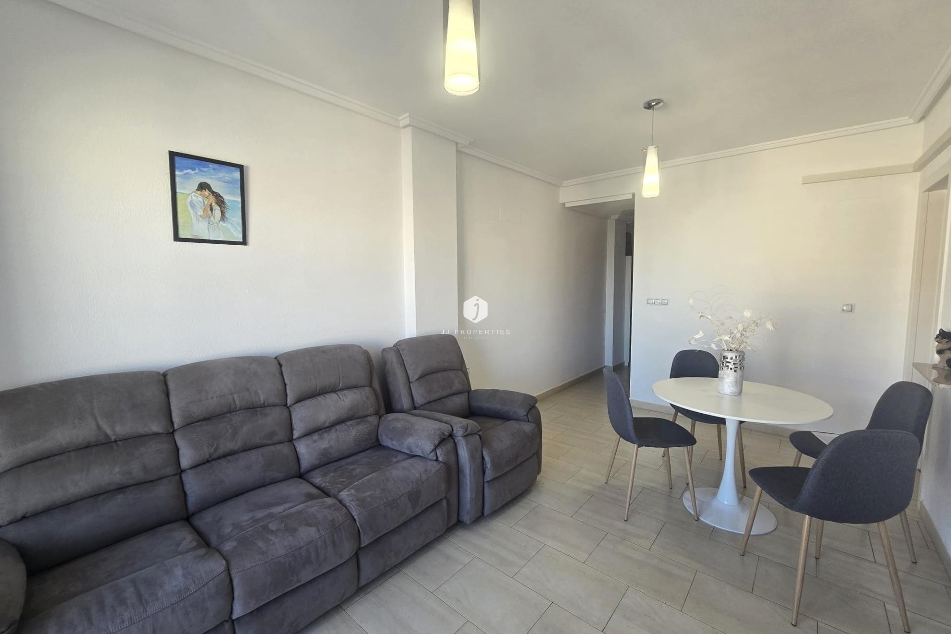 Segunda mano - Apartamento / piso -
Torrevieja - Centro