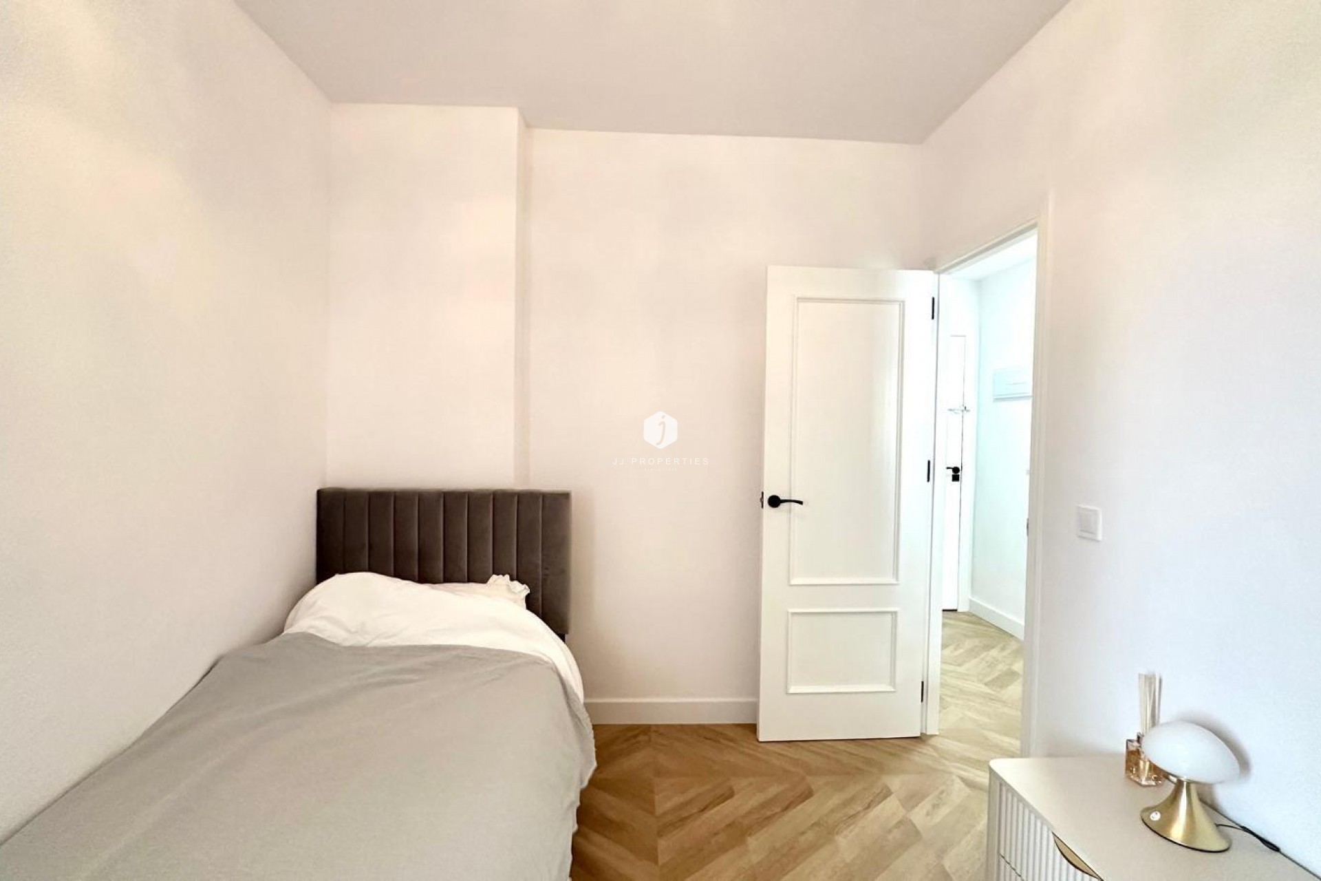 Segunda mano - Apartamento / piso -
Torrevieja - Centro