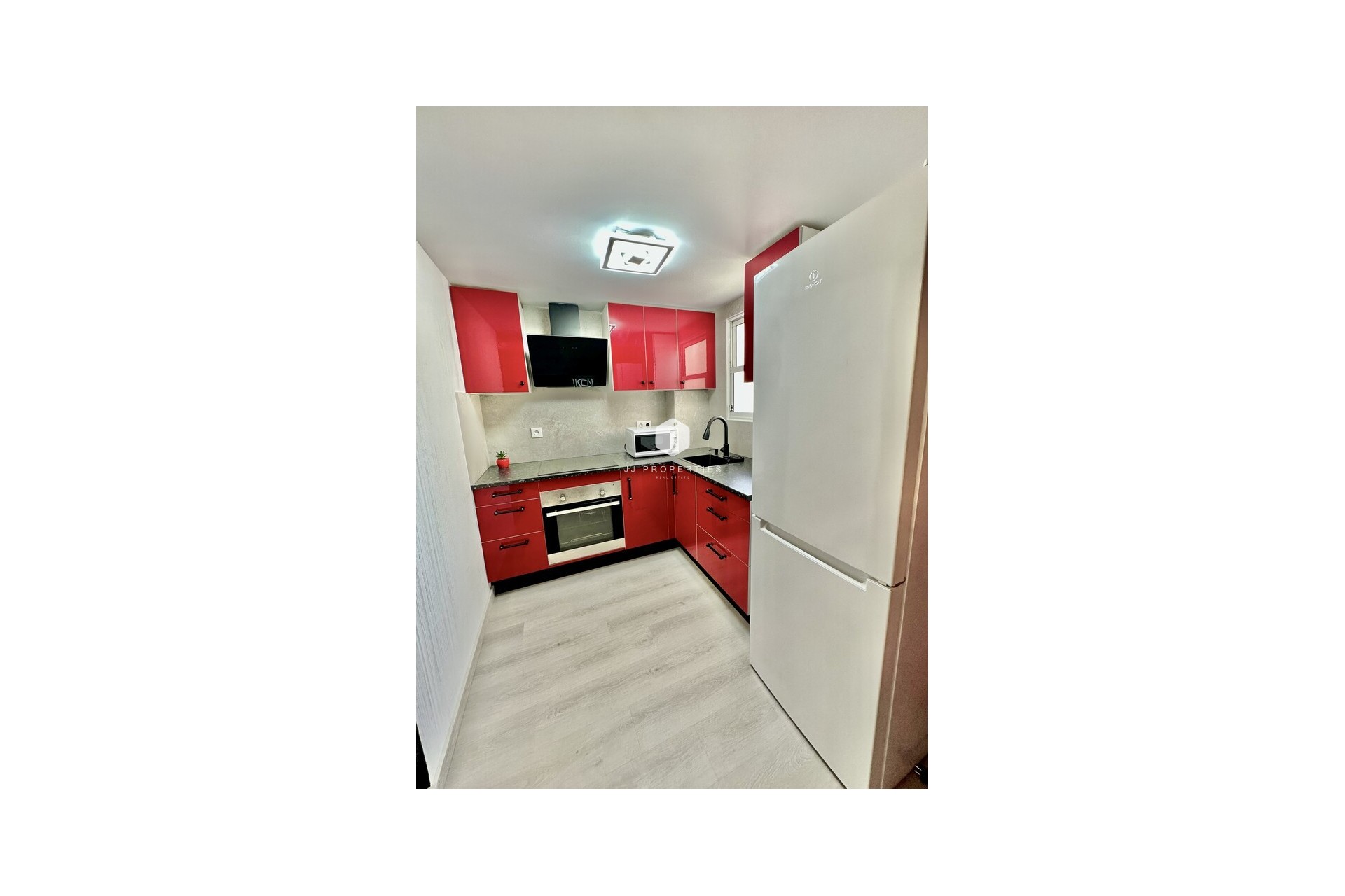 Segunda mano - Apartamento / piso -
Torrevieja - Centro