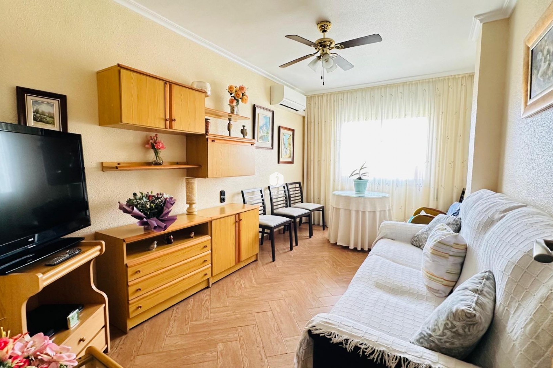 Segunda mano - Apartamento / piso -
Torrevieja - Centro