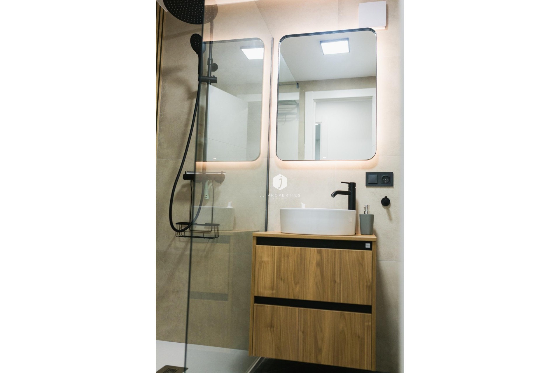 Segunda mano - Apartamento / piso -
Torrevieja - Centro