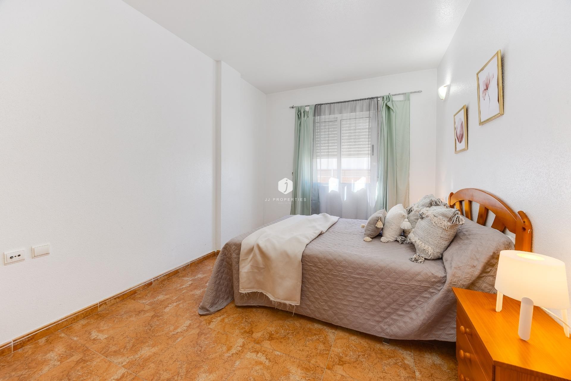 Segunda mano - Apartamento / piso -
Torrevieja - Centro