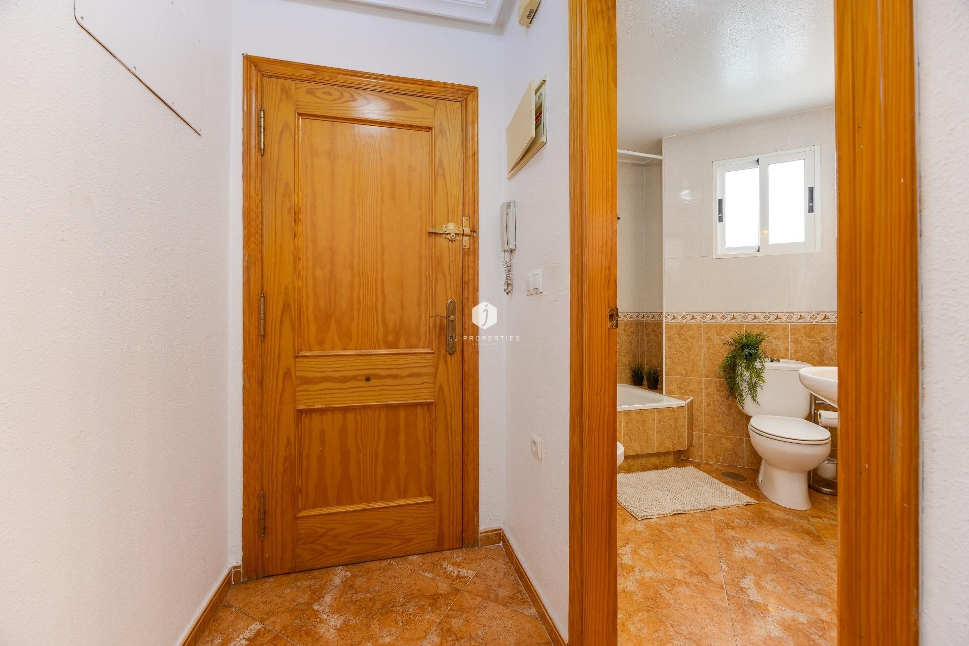Segunda mano - Apartamento / piso -
Torrevieja - Centro