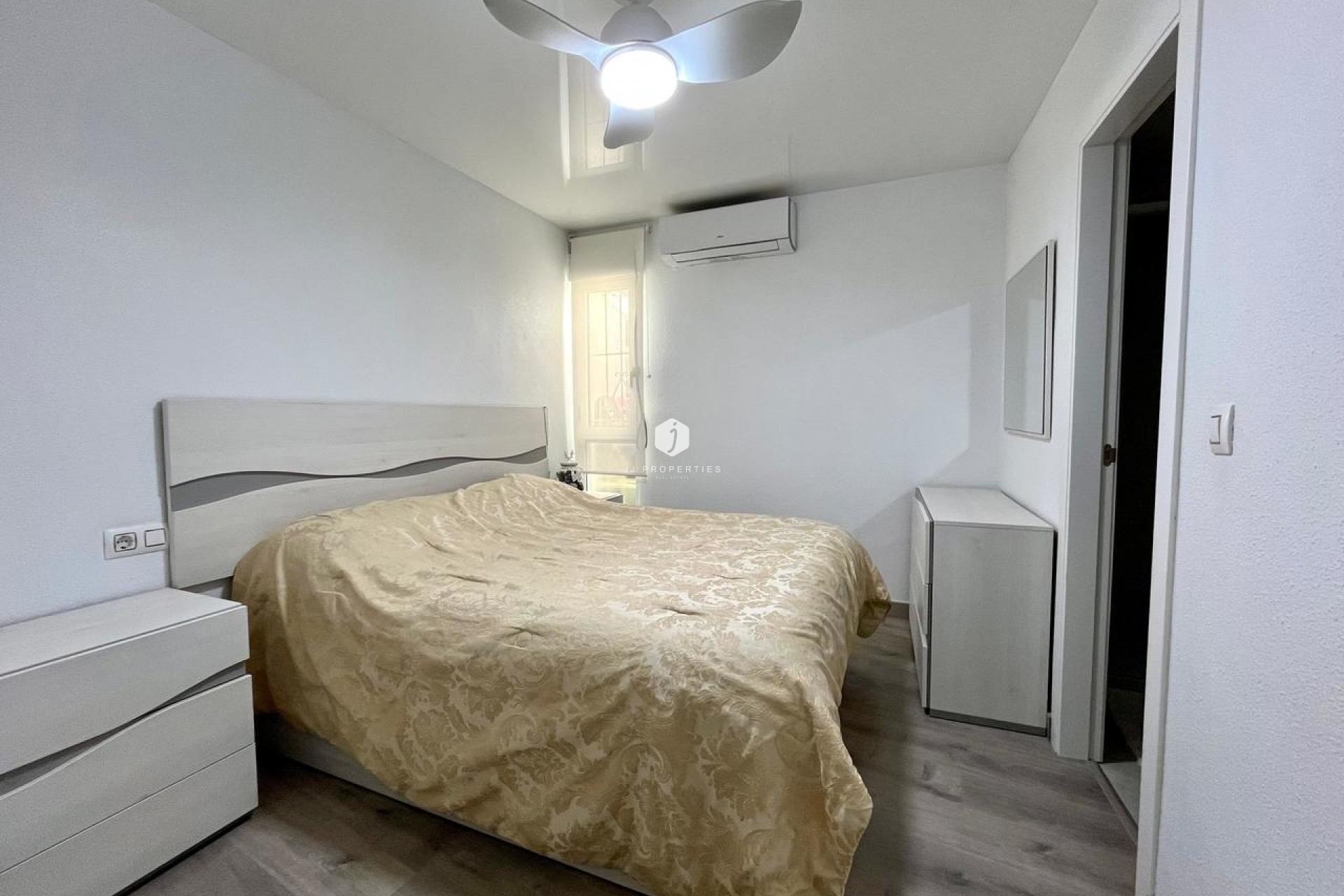 Segunda mano - Apartamento / piso -
Torrevieja - Costa Blanca