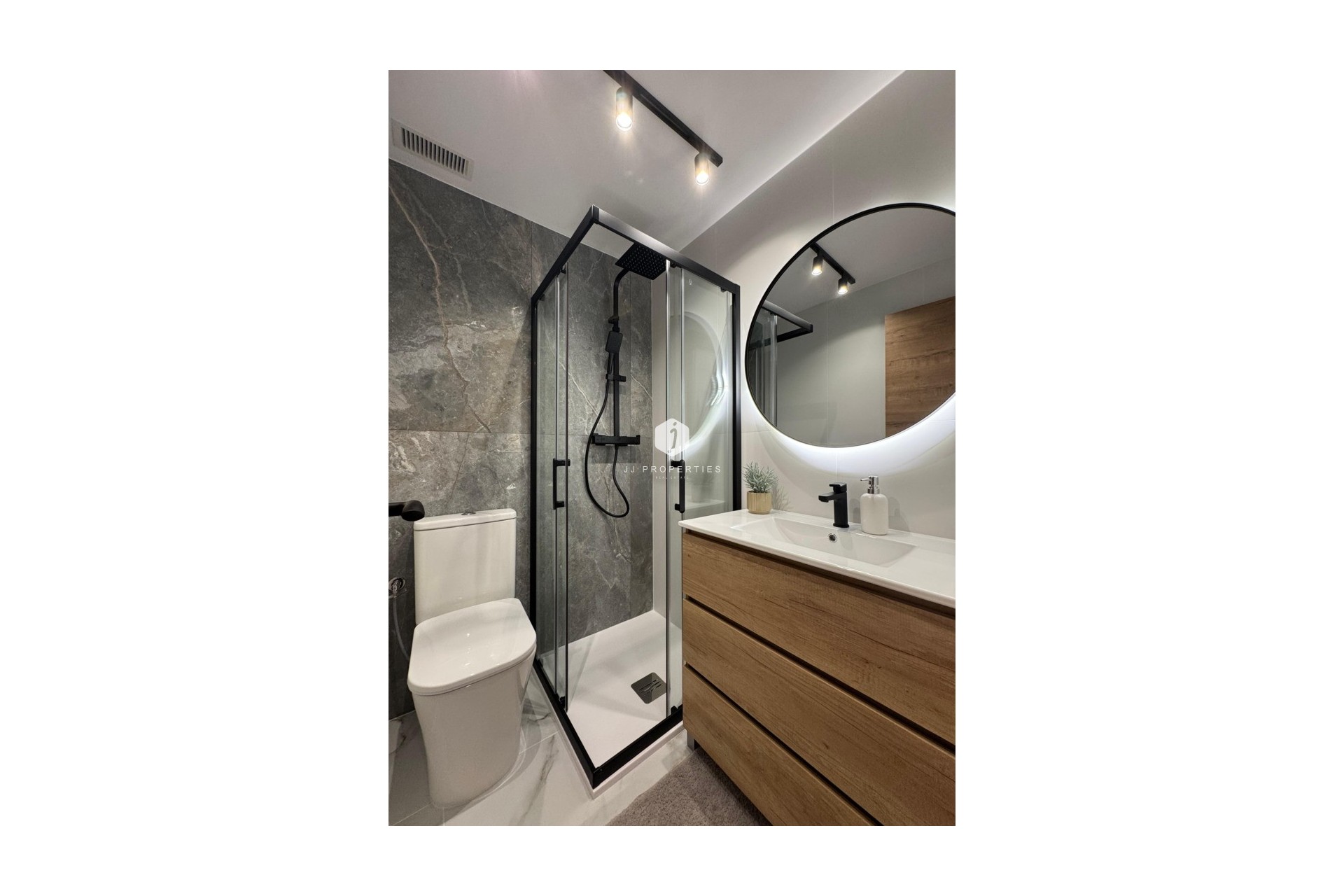 Segunda mano - Apartamento / piso -
Torrevieja - Costa Blanca