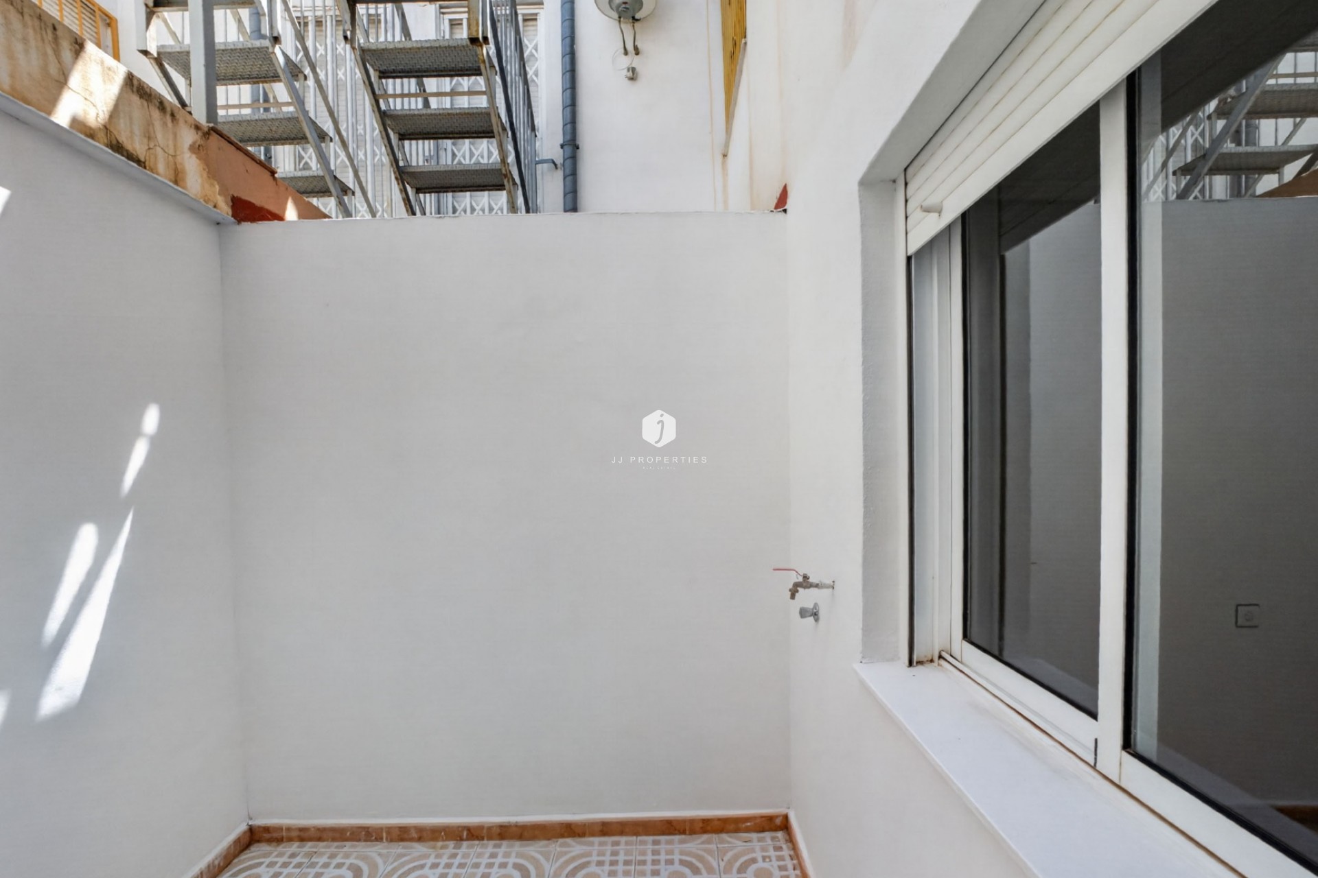 Segunda mano - Apartamento / piso -
Torrevieja - El Limonar