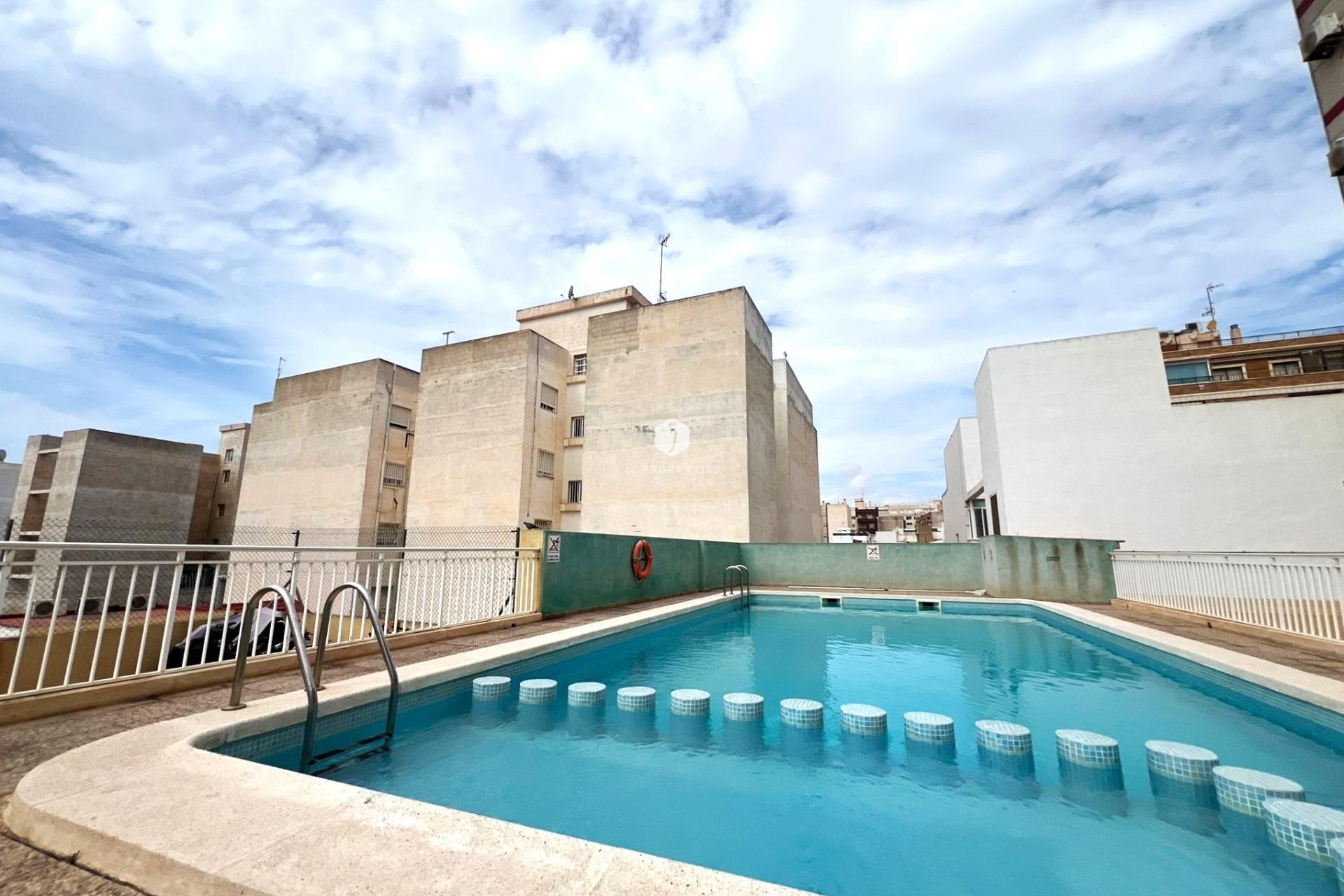 Segunda mano - Apartamento / piso -
Torrevieja - El molino