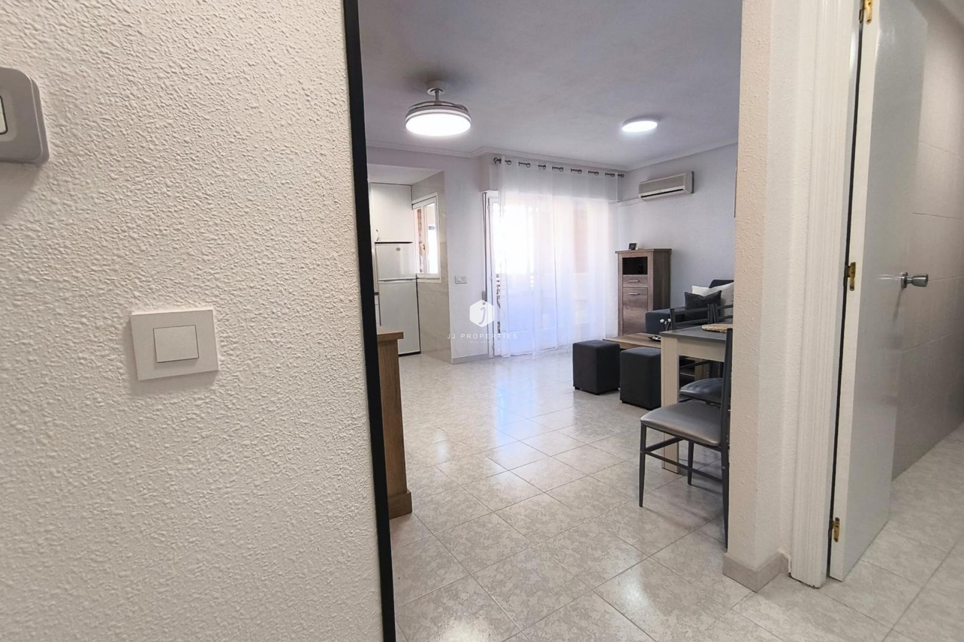 Segunda mano - Apartamento / piso -
Torrevieja - El molino