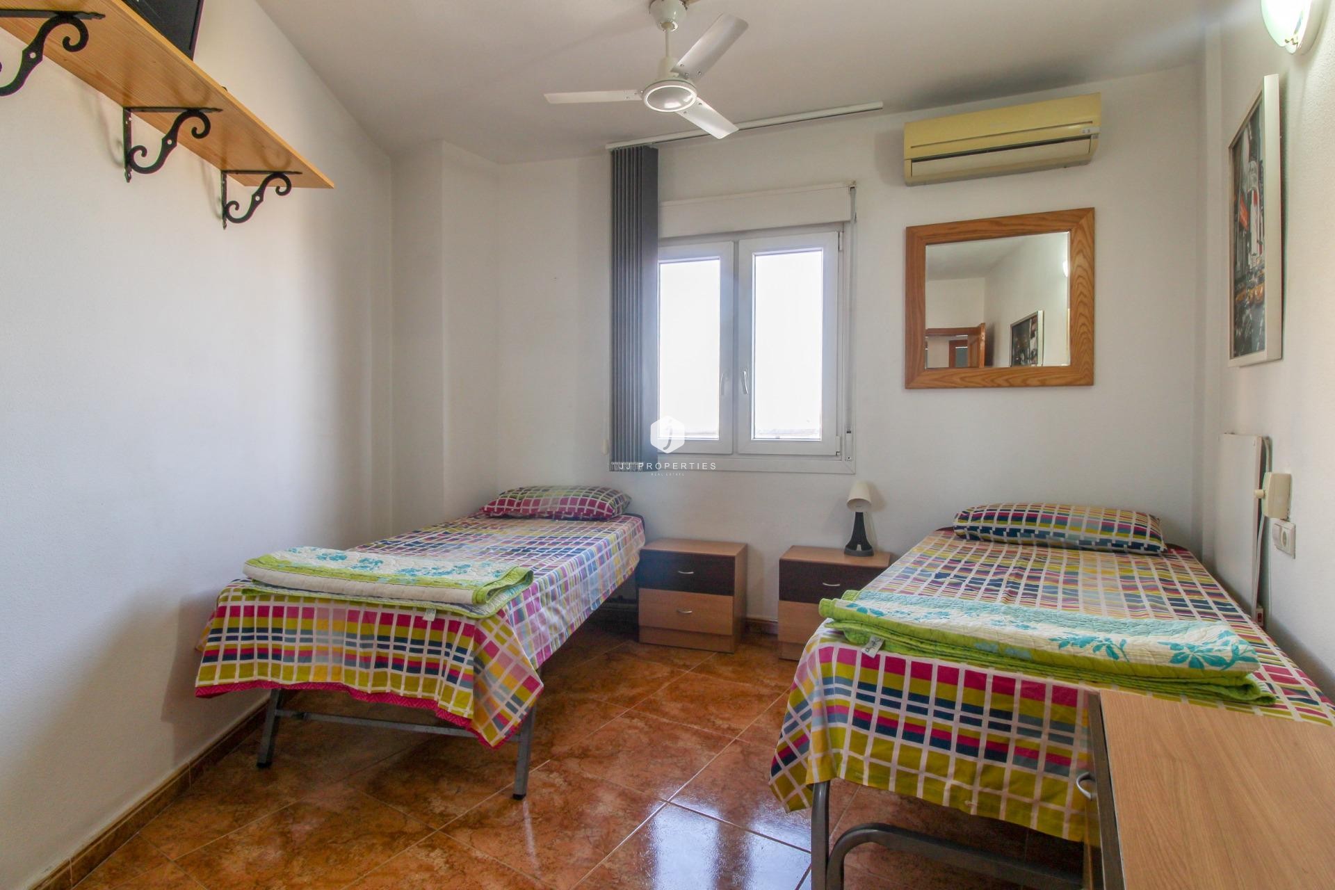 Segunda mano - Apartamento / piso -
Torrevieja - El molino