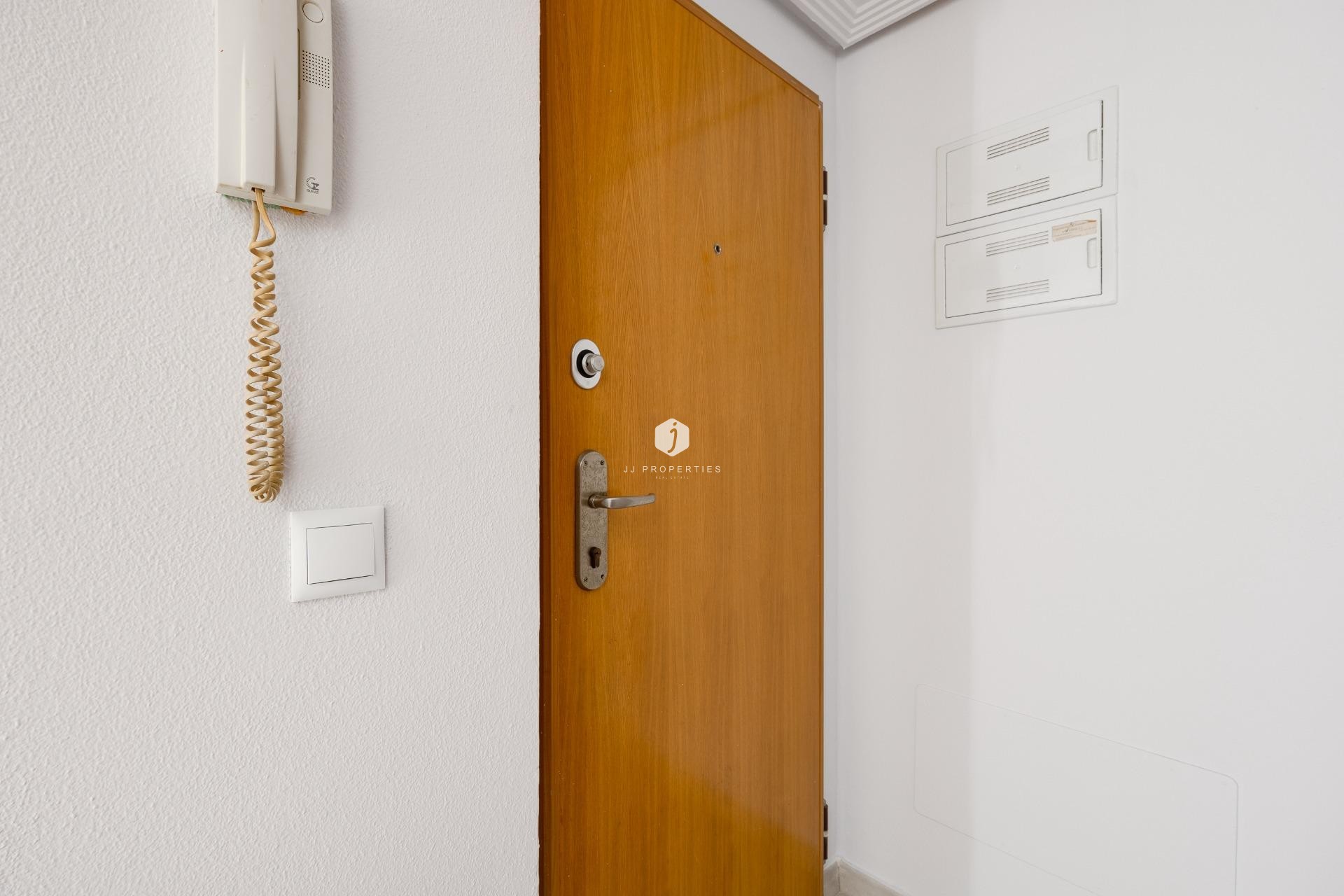 Segunda mano - Apartamento / piso -
Torrevieja - Estacion de autobuses