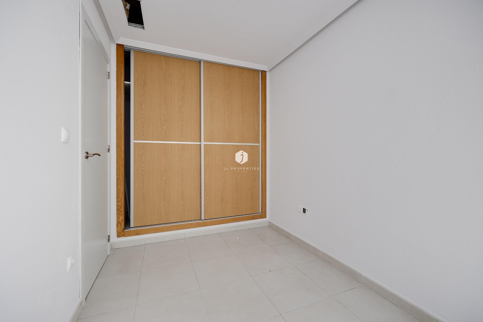 Segunda mano - Apartamento / piso -
Torrevieja - Estacion de autobuses