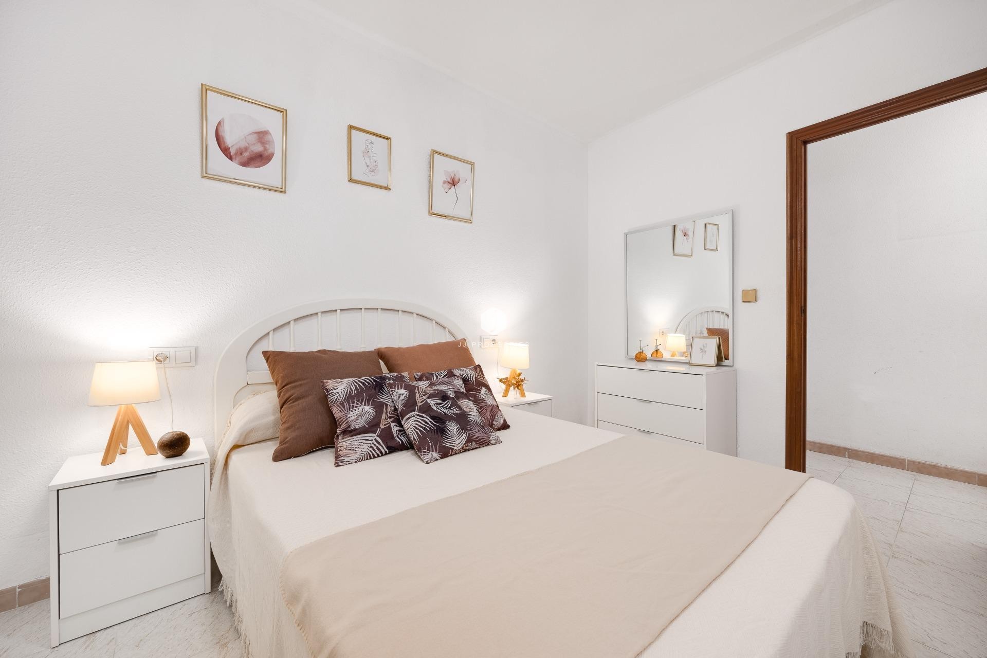 Segunda mano - Apartamento / piso -
Torrevieja - Estacion de autobuses