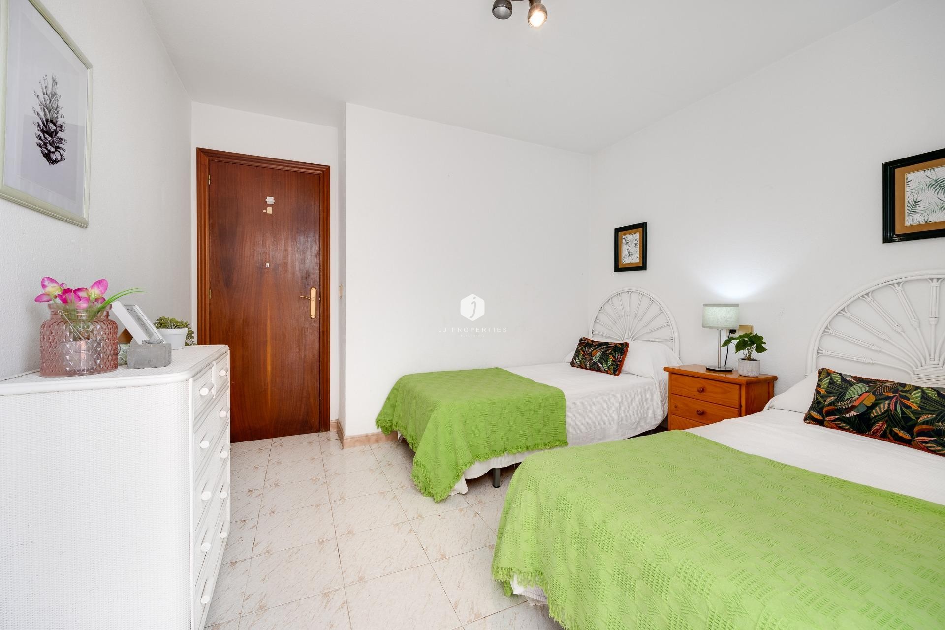 Segunda mano - Apartamento / piso -
Torrevieja - Estacion de autobuses