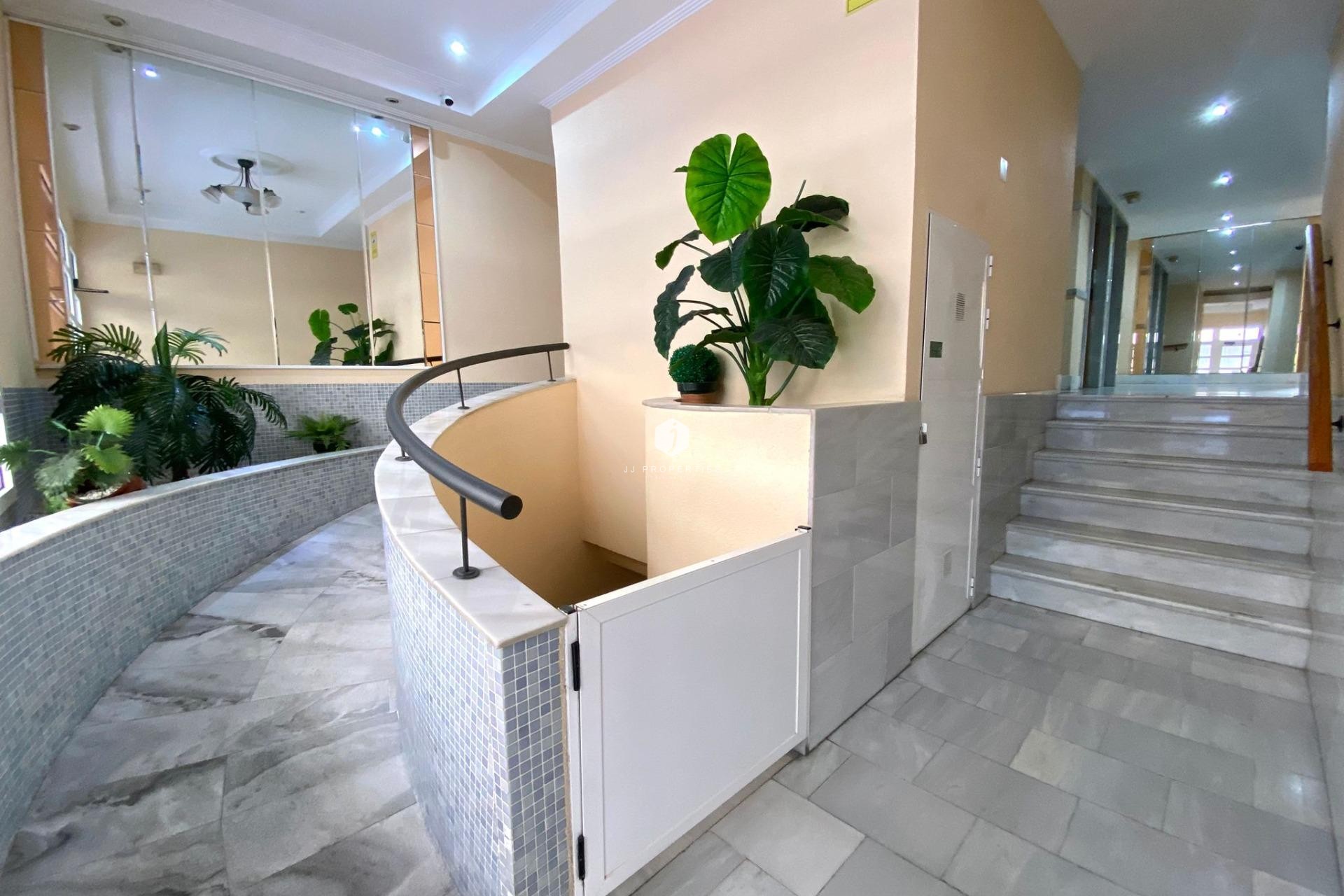 Segunda mano - Apartamento / piso -
Torrevieja - Estacion de autobuses