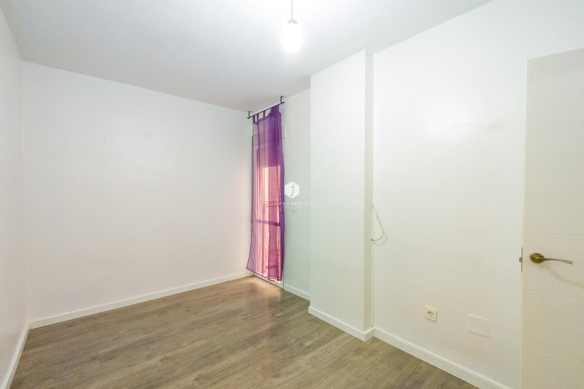 Segunda mano - Apartamento / piso -
Torrevieja - Estacion de autobuses