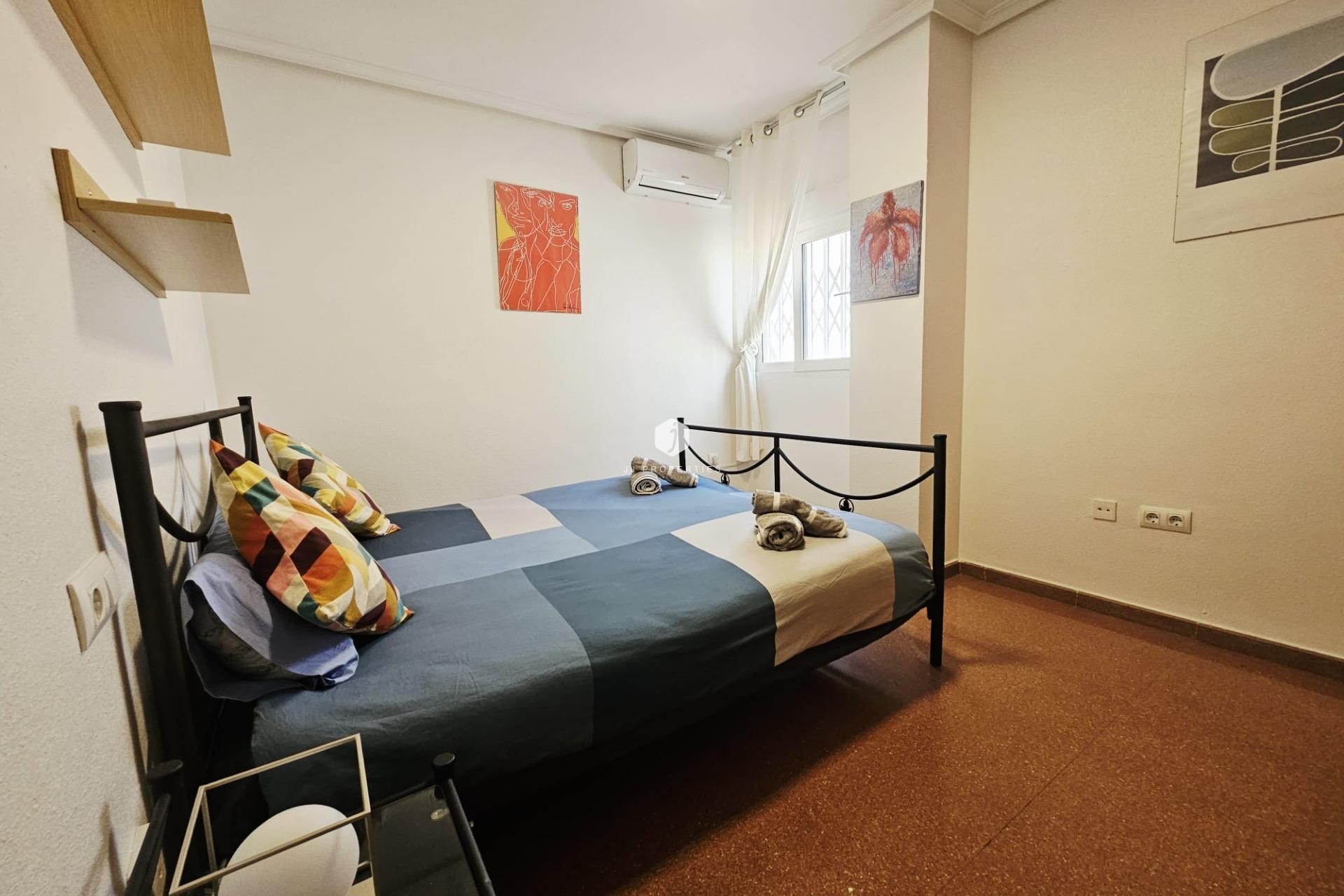 Segunda mano - Apartamento / piso -
Torrevieja - Estacion de autobuses