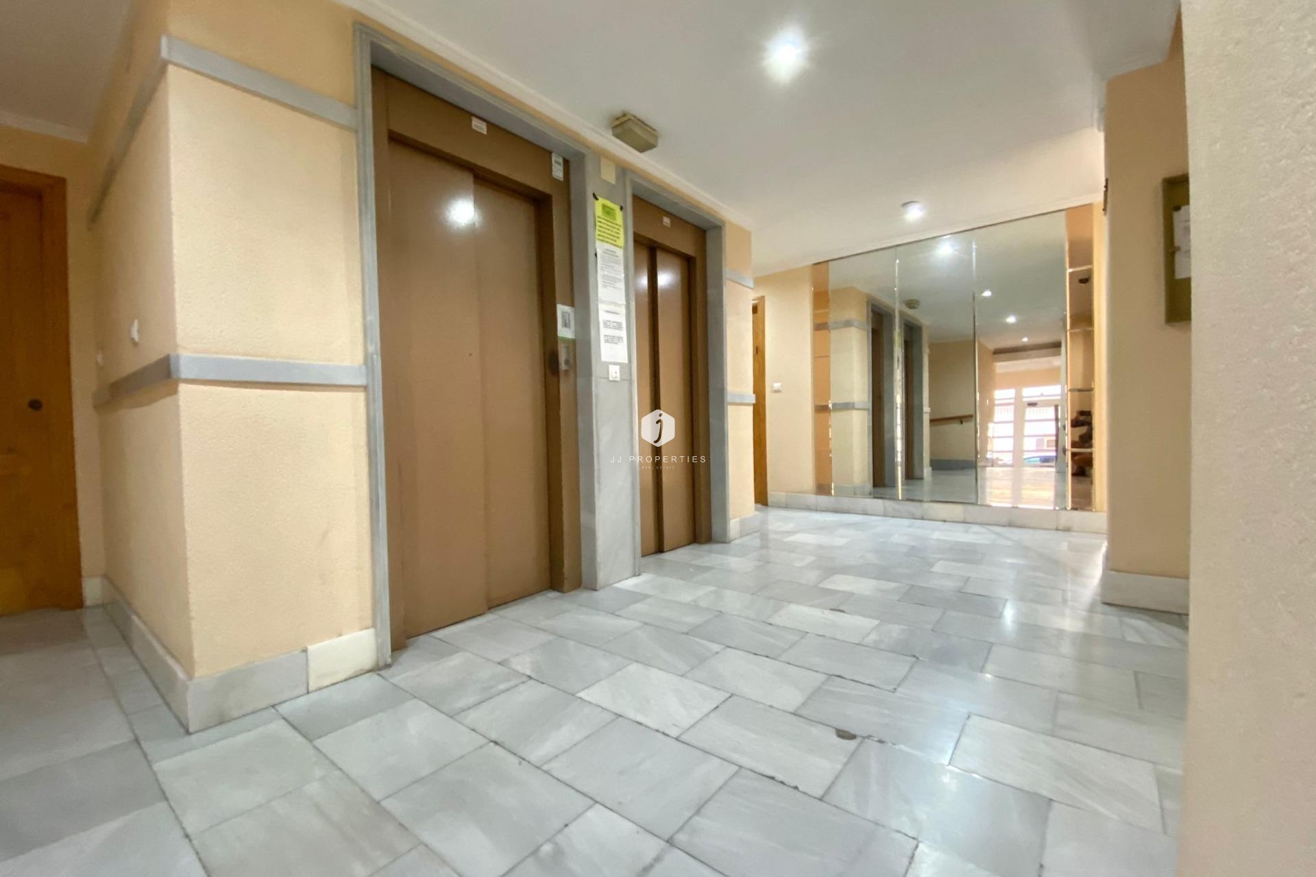 Segunda mano - Apartamento / piso -
Torrevieja - Estacion de autobuses