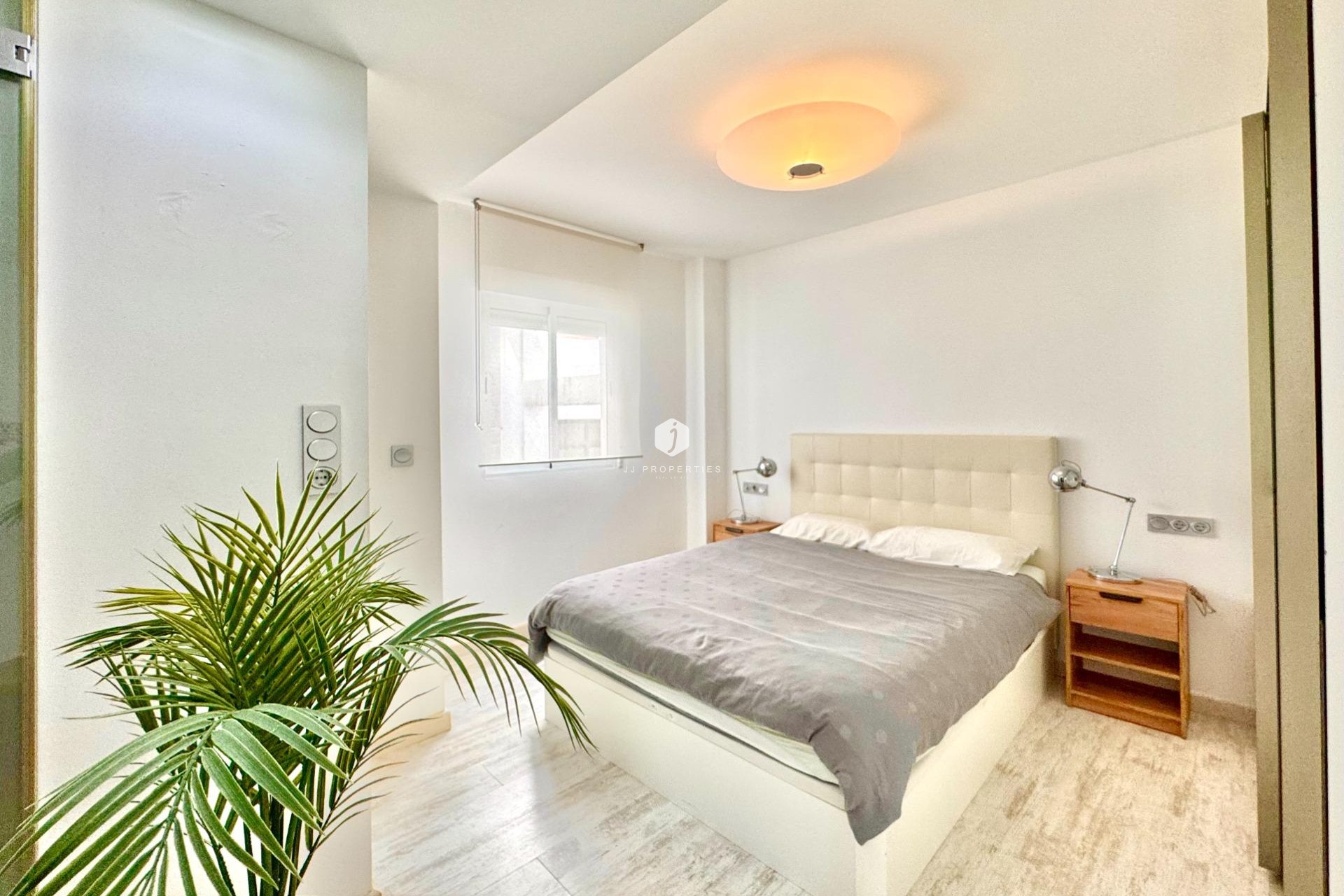 Segunda mano - Apartamento / piso -
Torrevieja - Estacion de autobuses