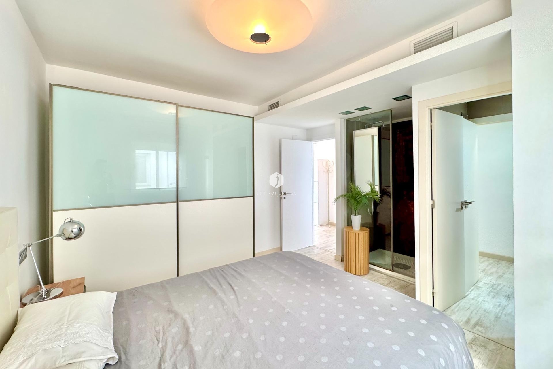 Segunda mano - Apartamento / piso -
Torrevieja - Estacion de autobuses