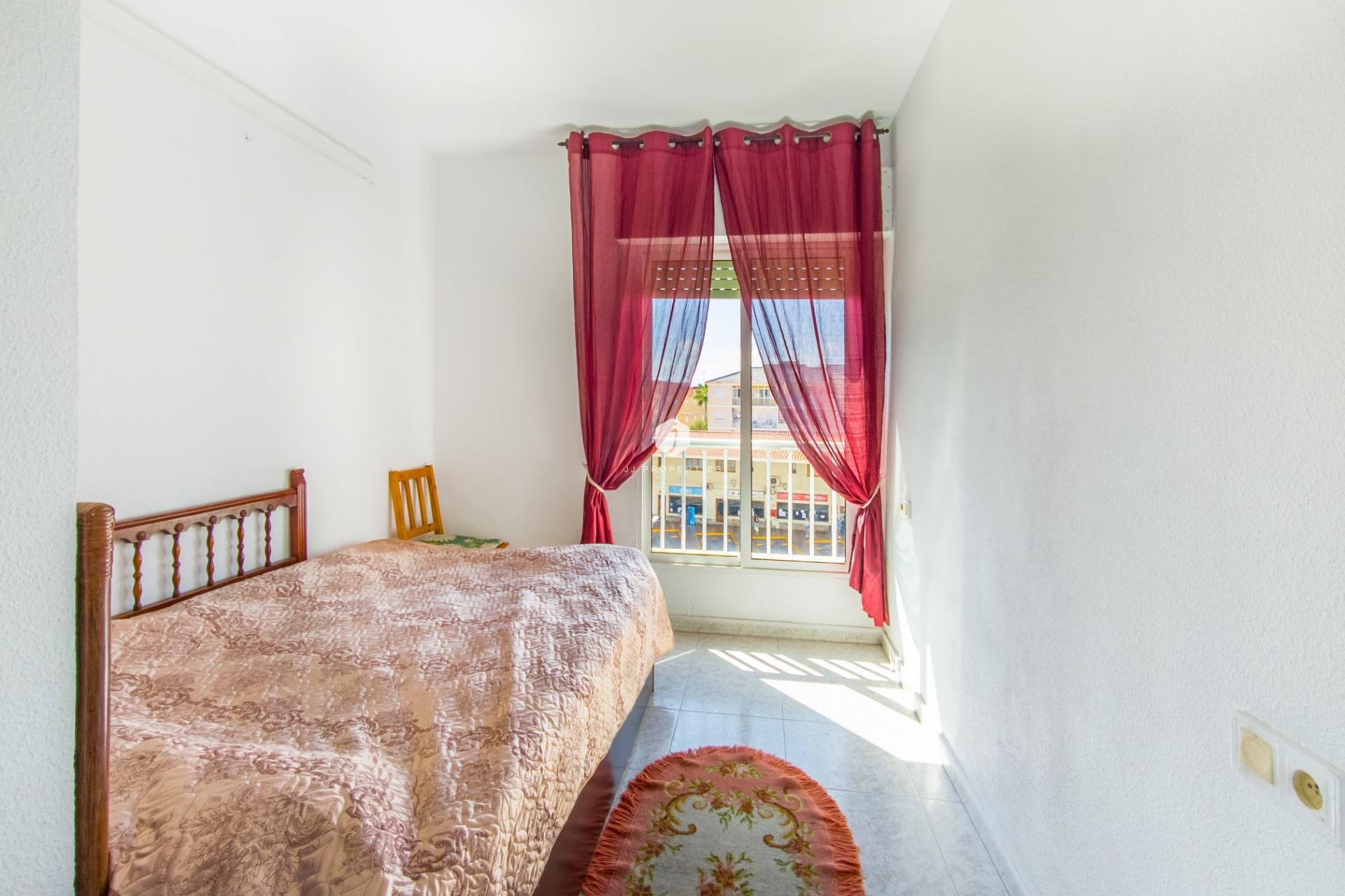 Segunda mano - Apartamento / piso -
Torrevieja - Estacion de autobuses