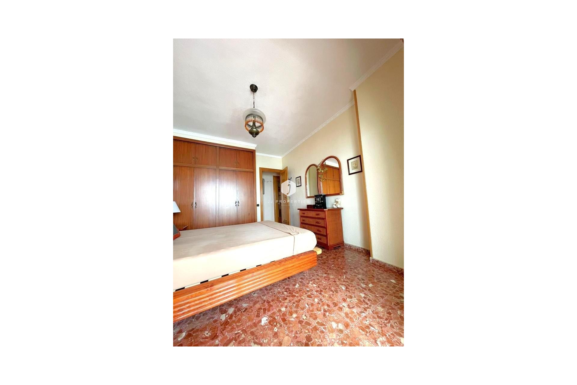 Segunda mano - Apartamento / piso -
Torrevieja - Estacion de autobuses