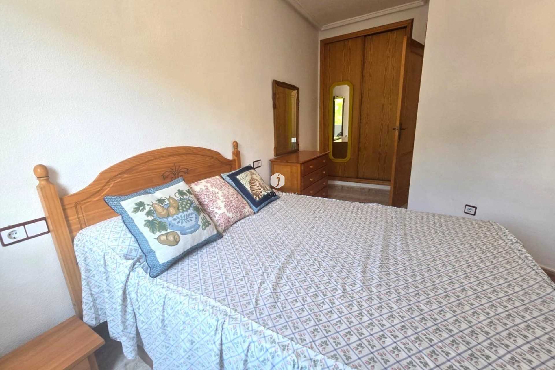 Segunda mano - Apartamento / piso -
Torrevieja - Habaneras