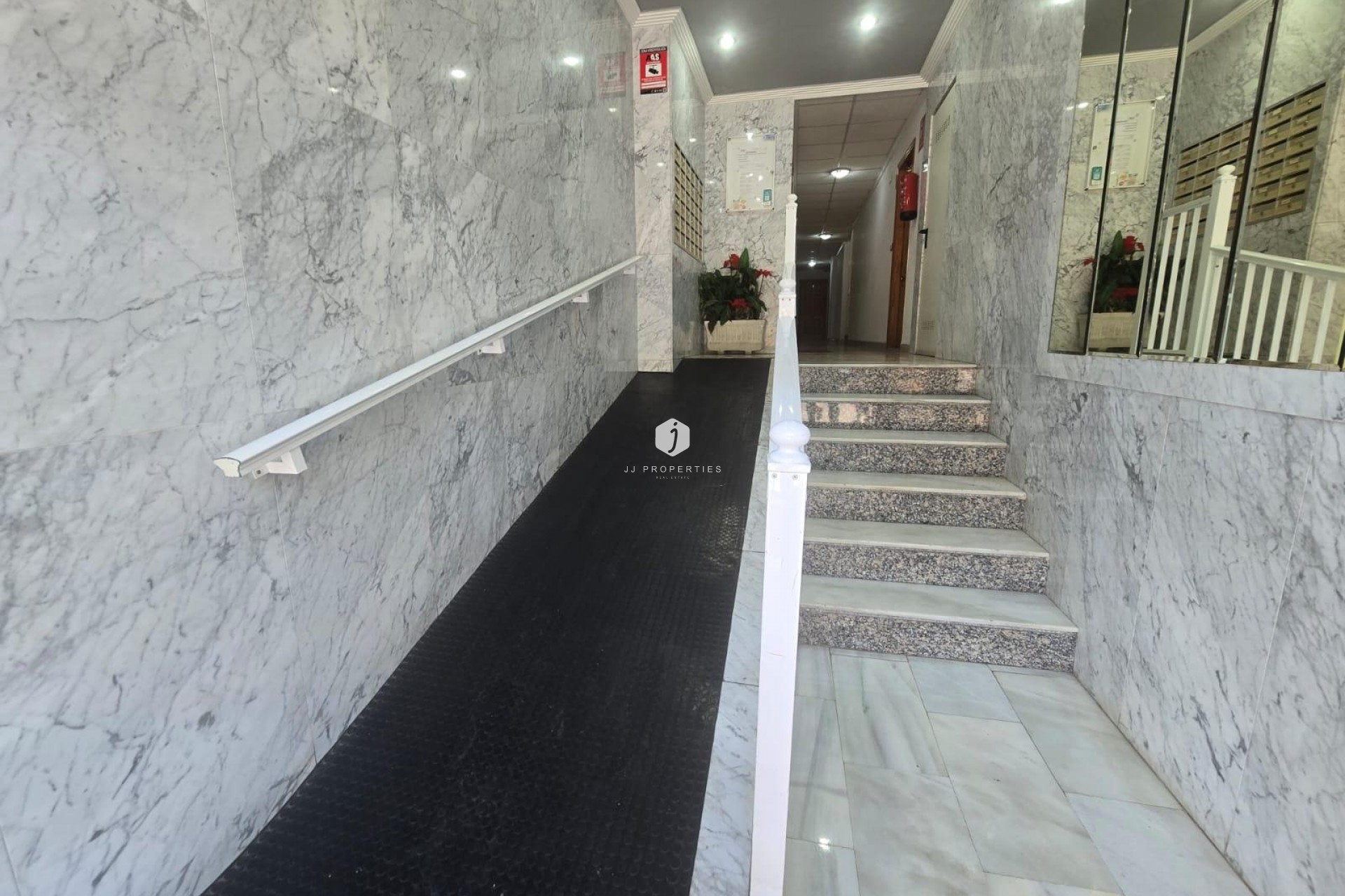 Segunda mano - Apartamento / piso -
Torrevieja - Habaneras