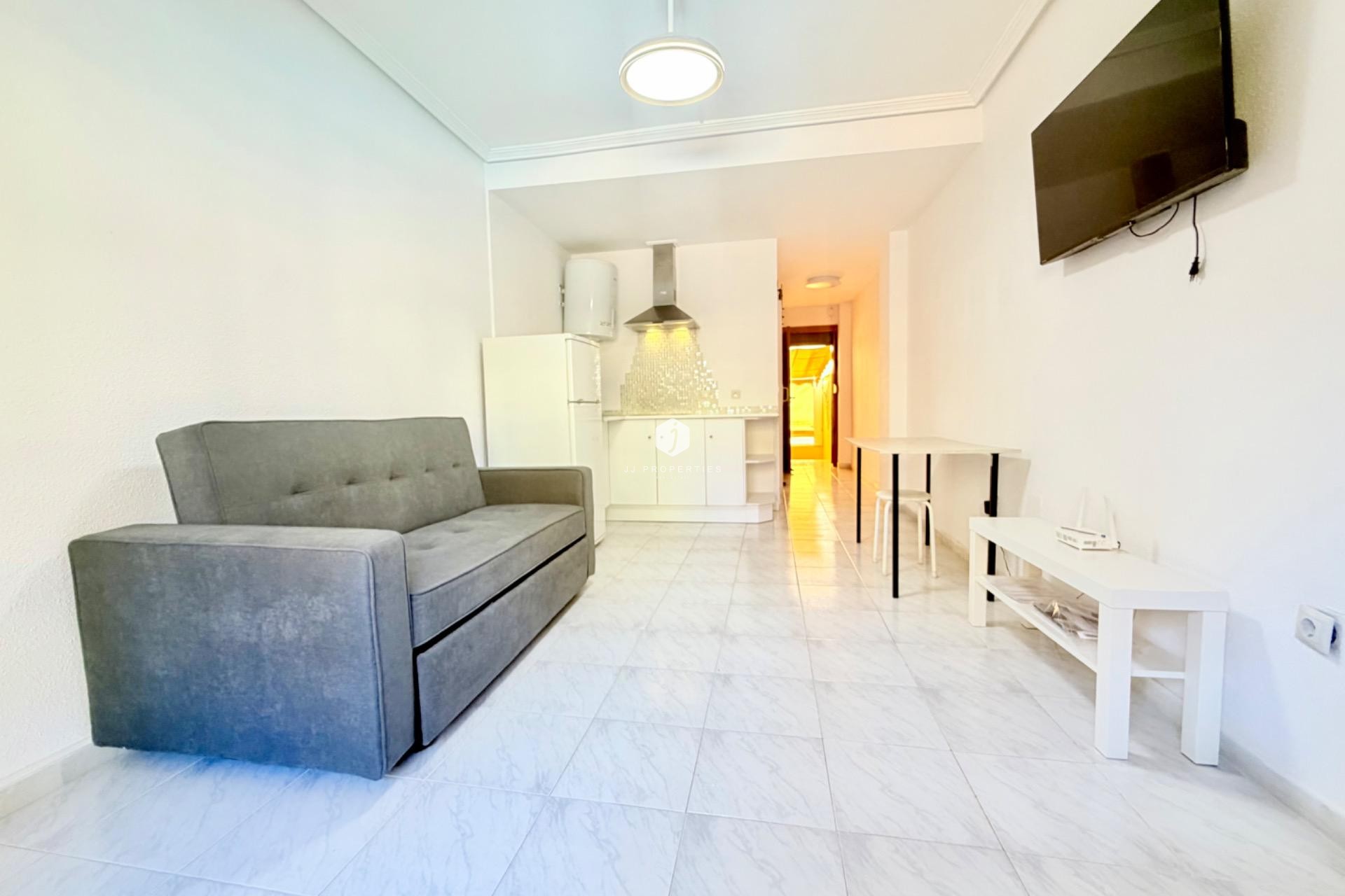 Segunda mano - Apartamento / piso -
Torrevieja - La Mata Pueblo