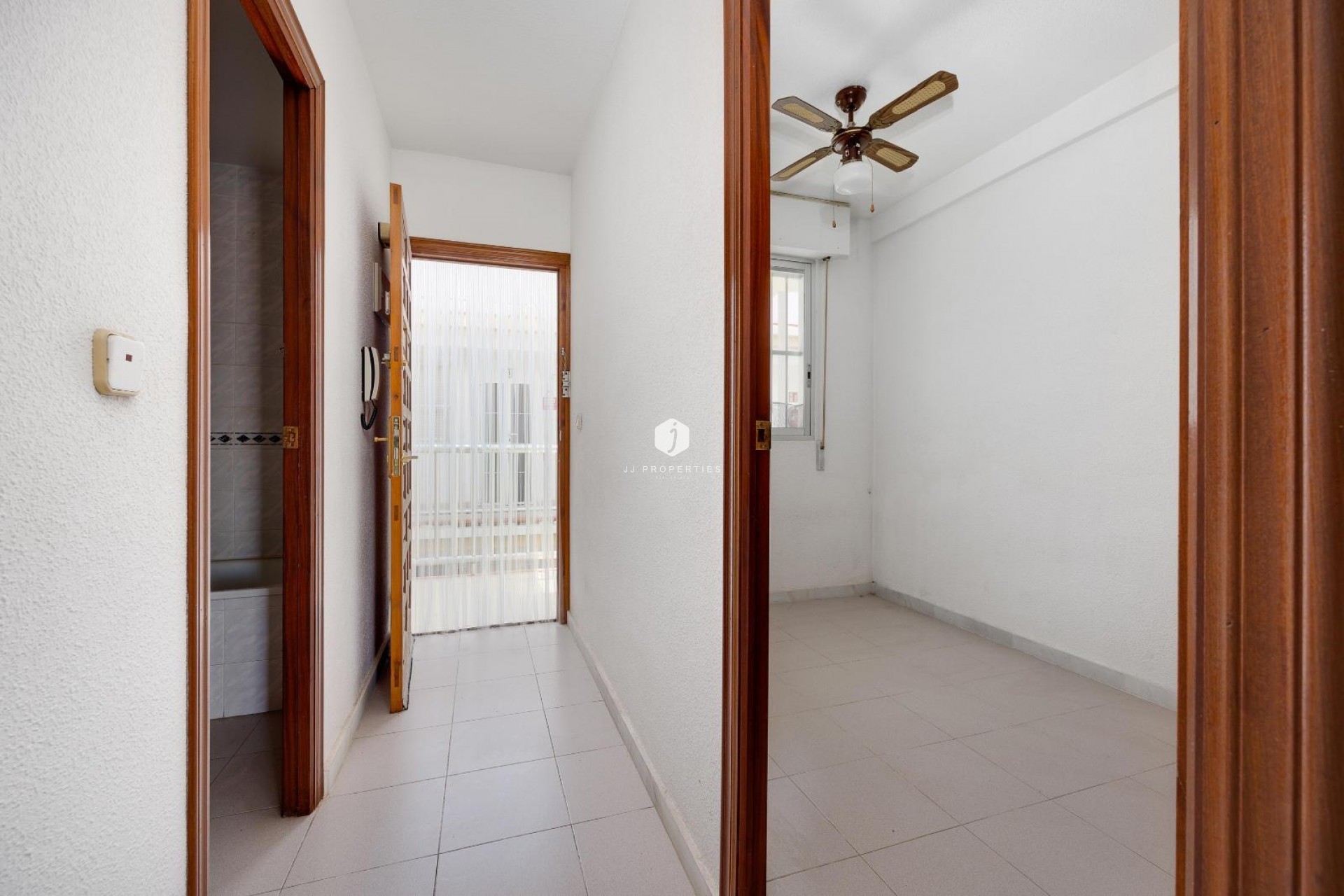 Segunda mano - Apartamento / piso -
Torrevieja - La Mata Pueblo