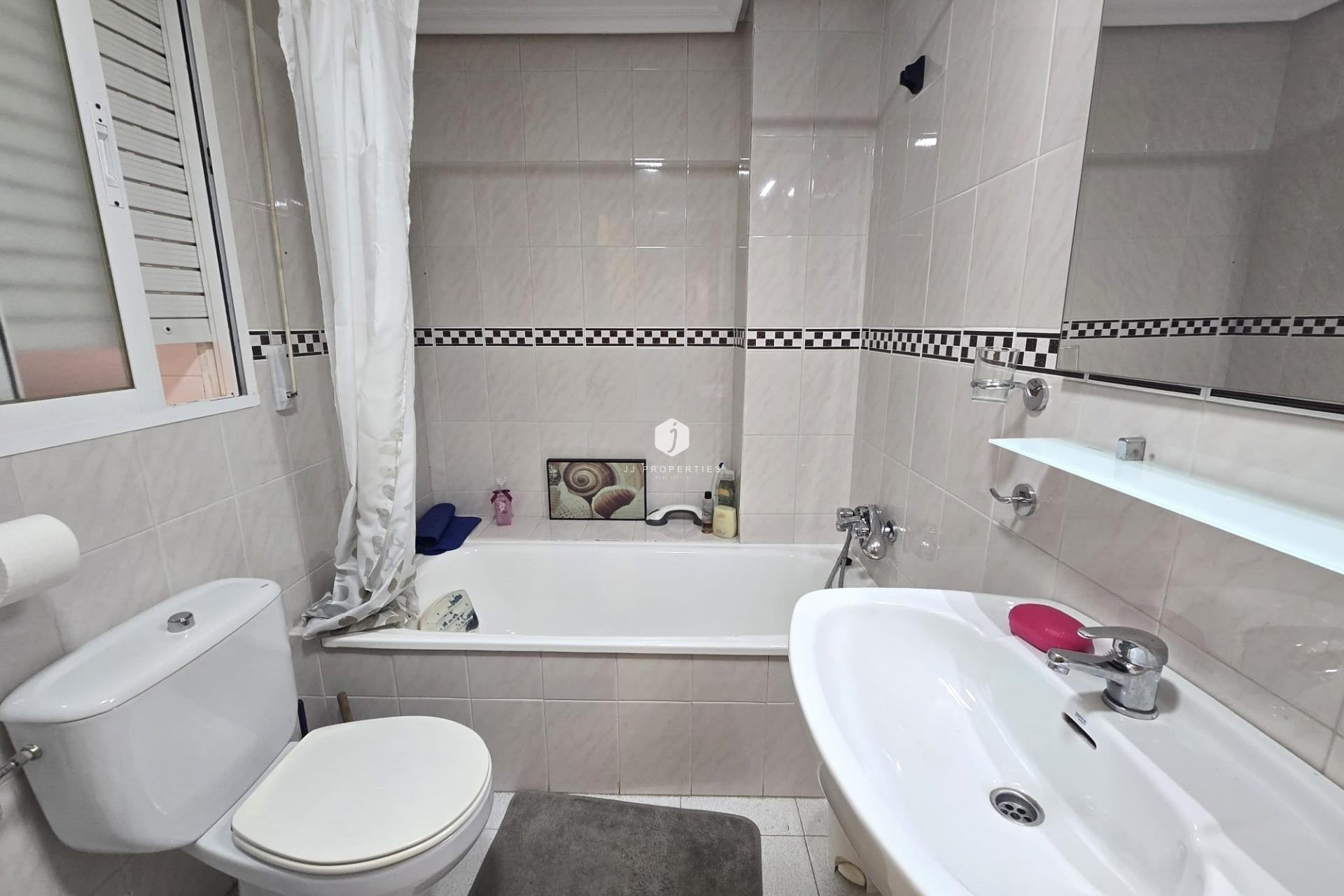 Segunda mano - Apartamento / piso -
Torrevieja - La Mata Pueblo