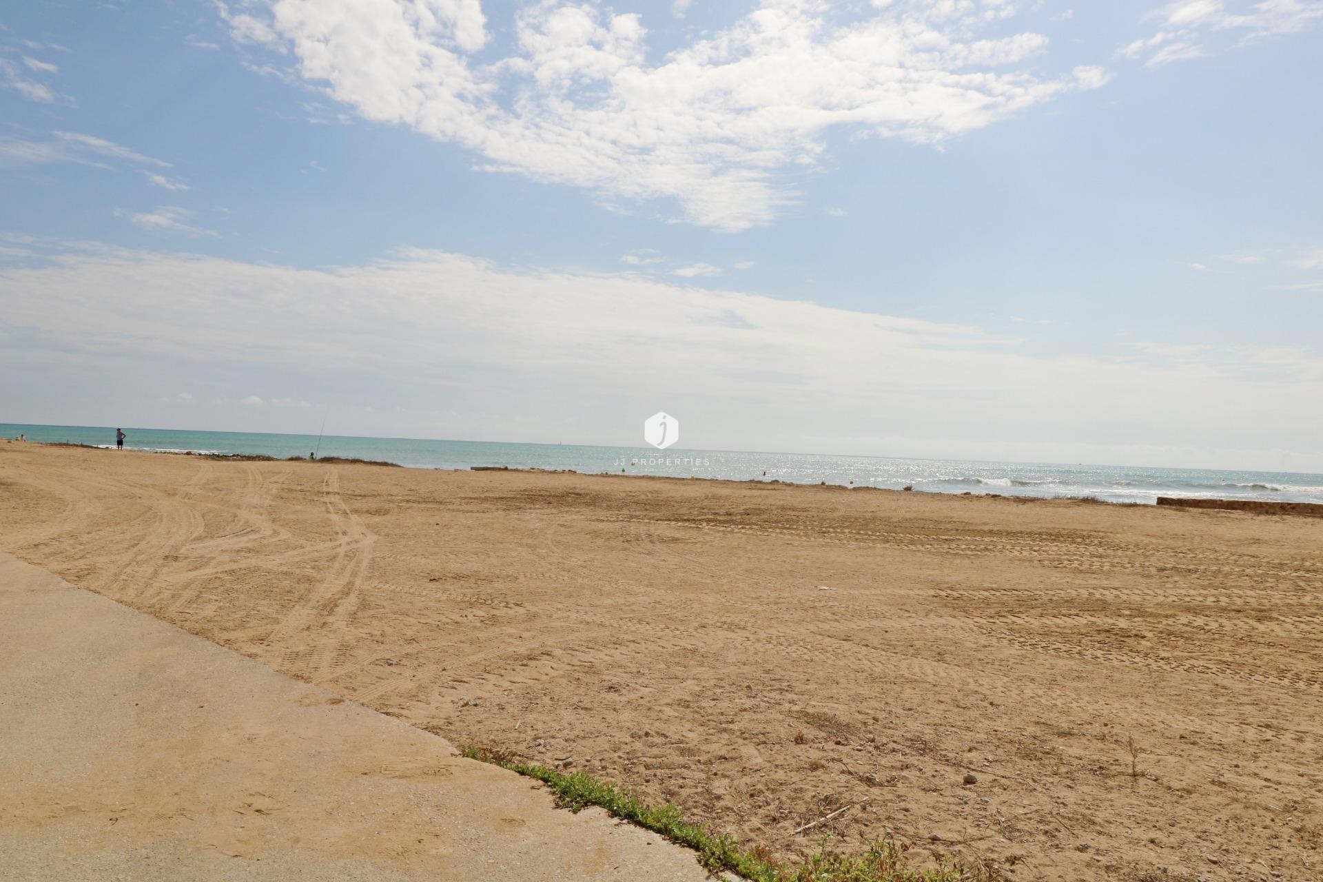 Segunda mano - Apartamento / piso -
Torrevieja - La Mata Pueblo