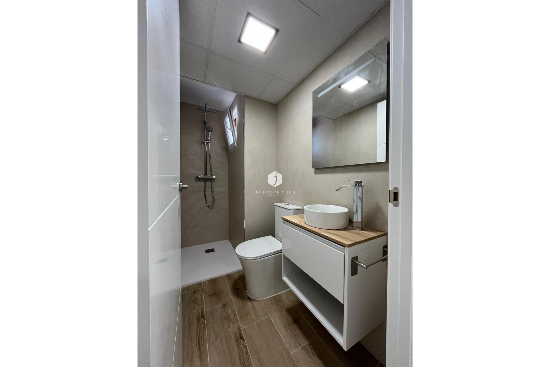 Segunda mano - Apartamento / piso -
Torrevieja - La Mata