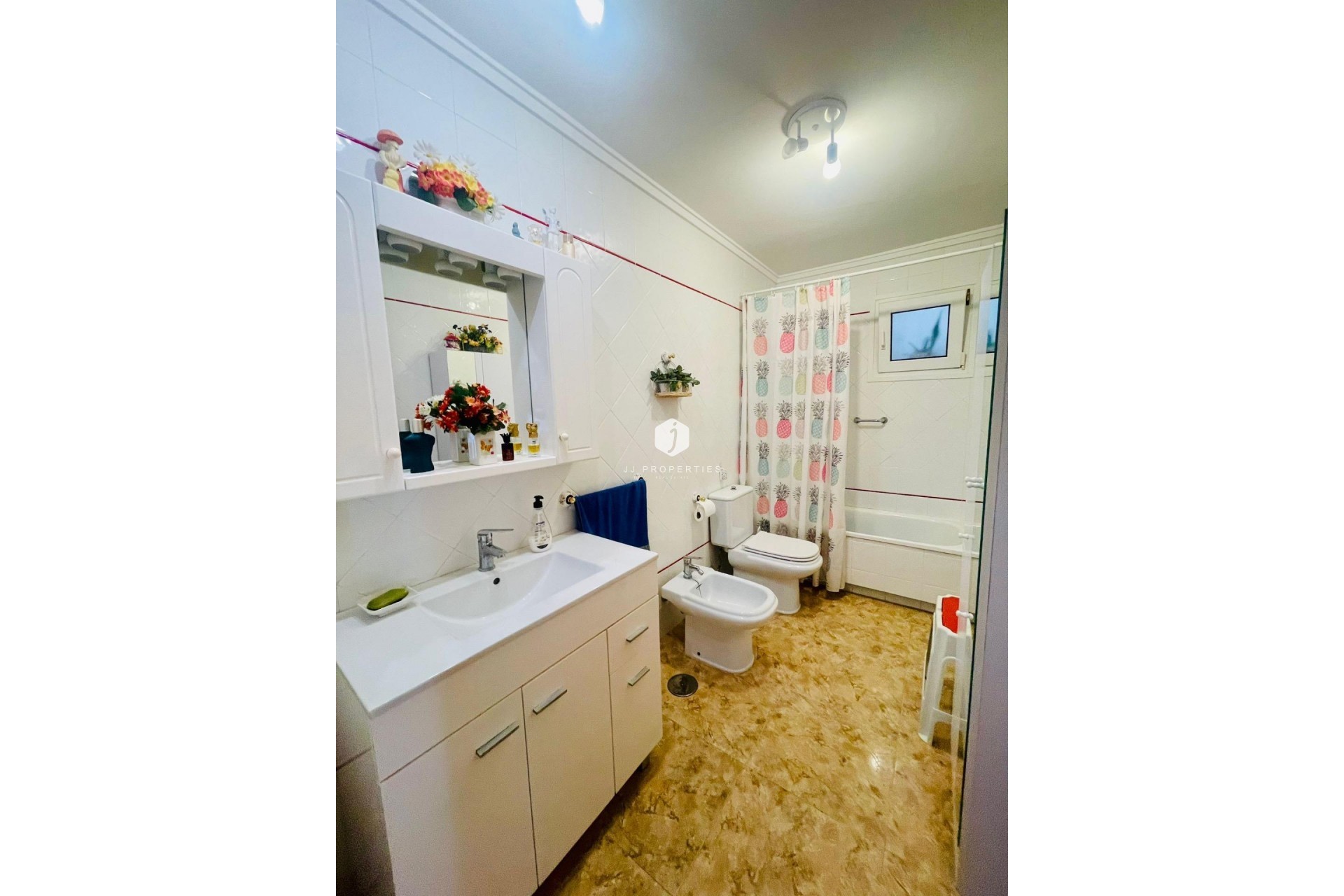 Segunda mano - Apartamento / piso -
Torrevieja - La Mata