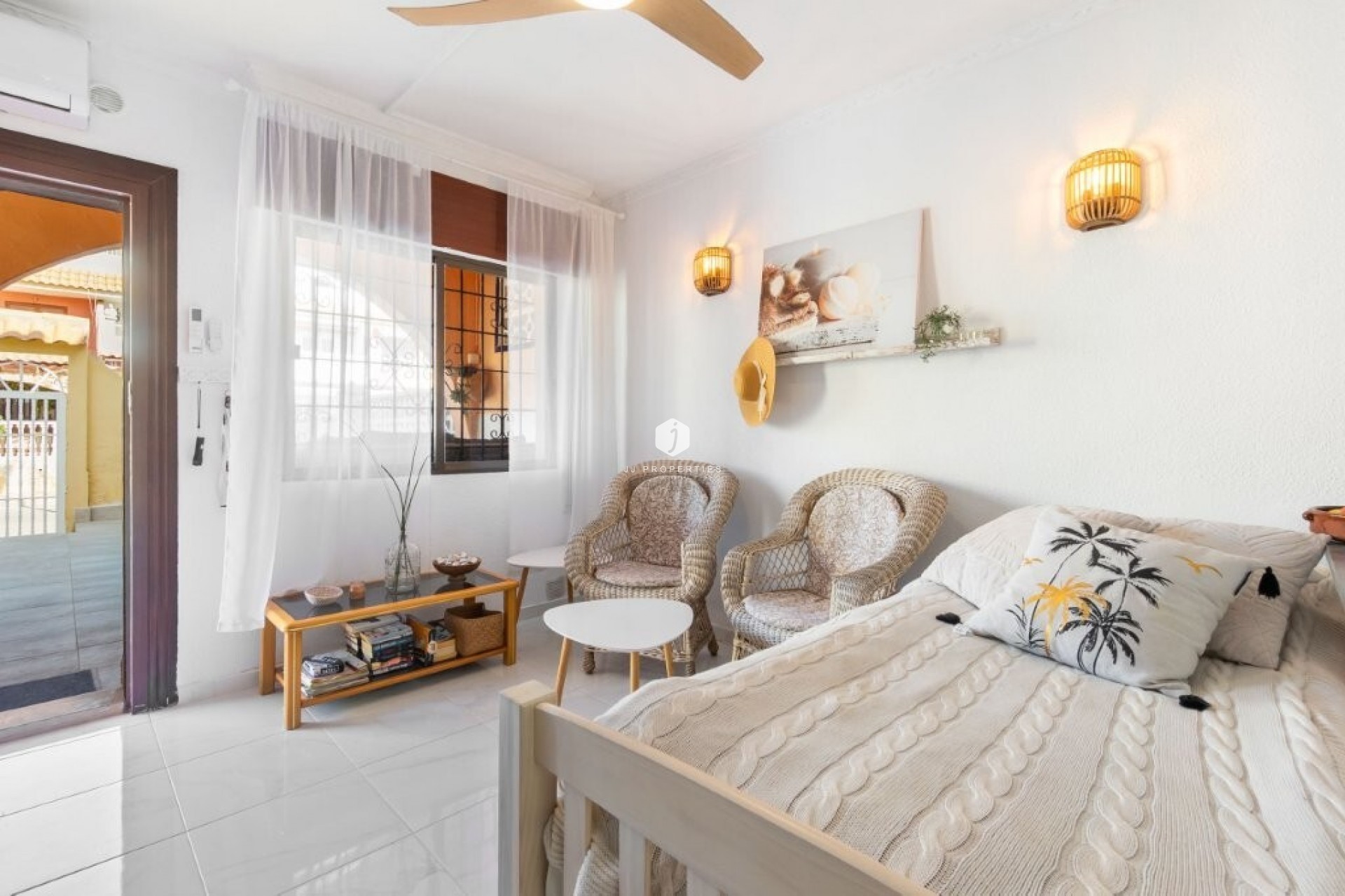 Segunda mano - Apartamento / piso -
Torrevieja - La Rosaleda