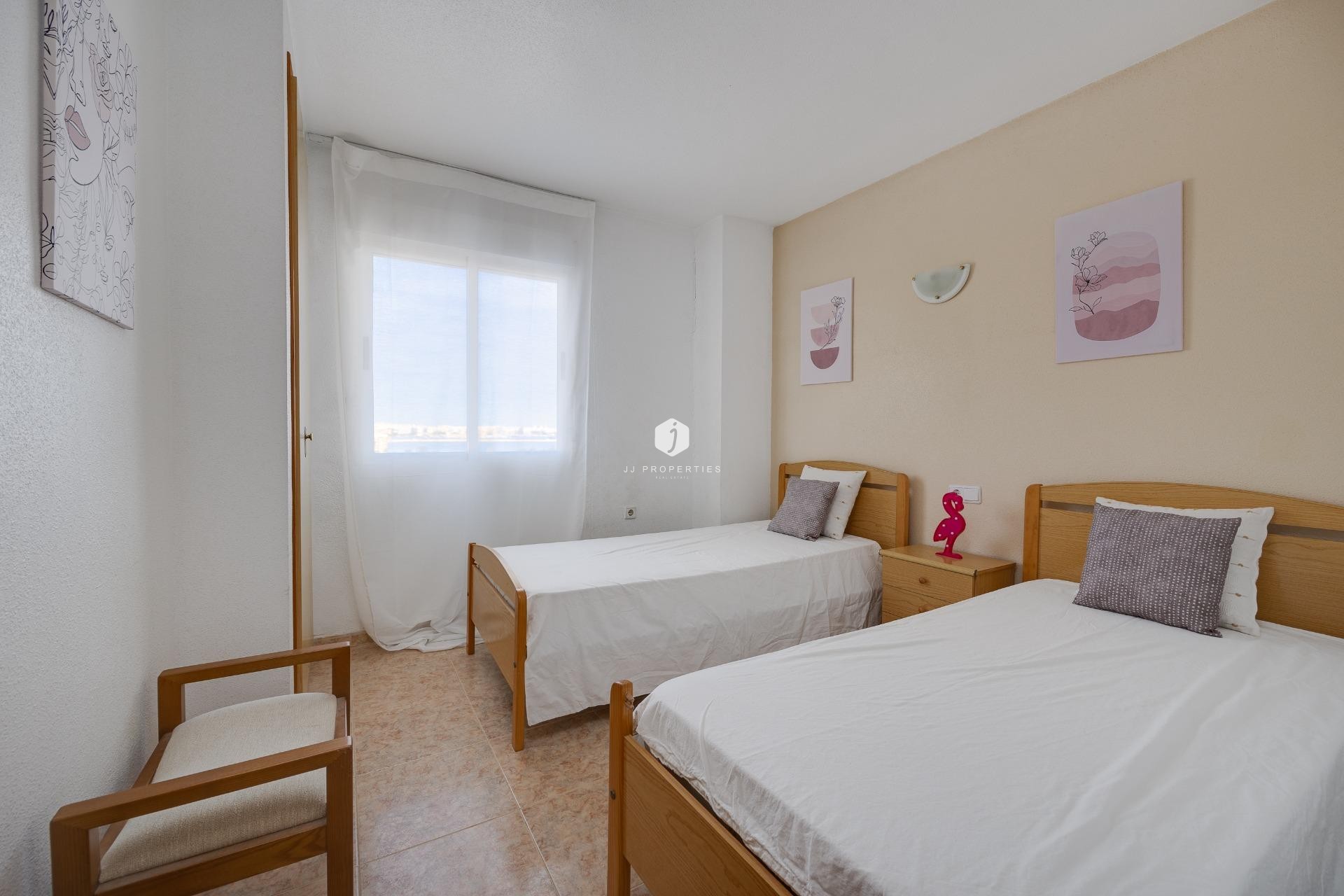 Segunda mano - Apartamento / piso -
Torrevieja - La veleta