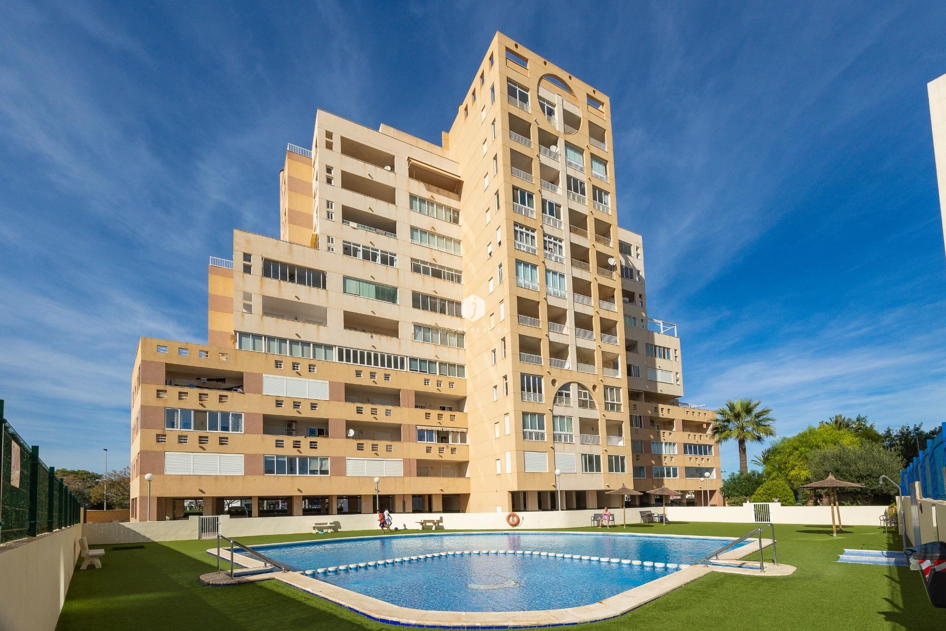 Segunda mano - Apartamento / piso -
Torrevieja - La veleta