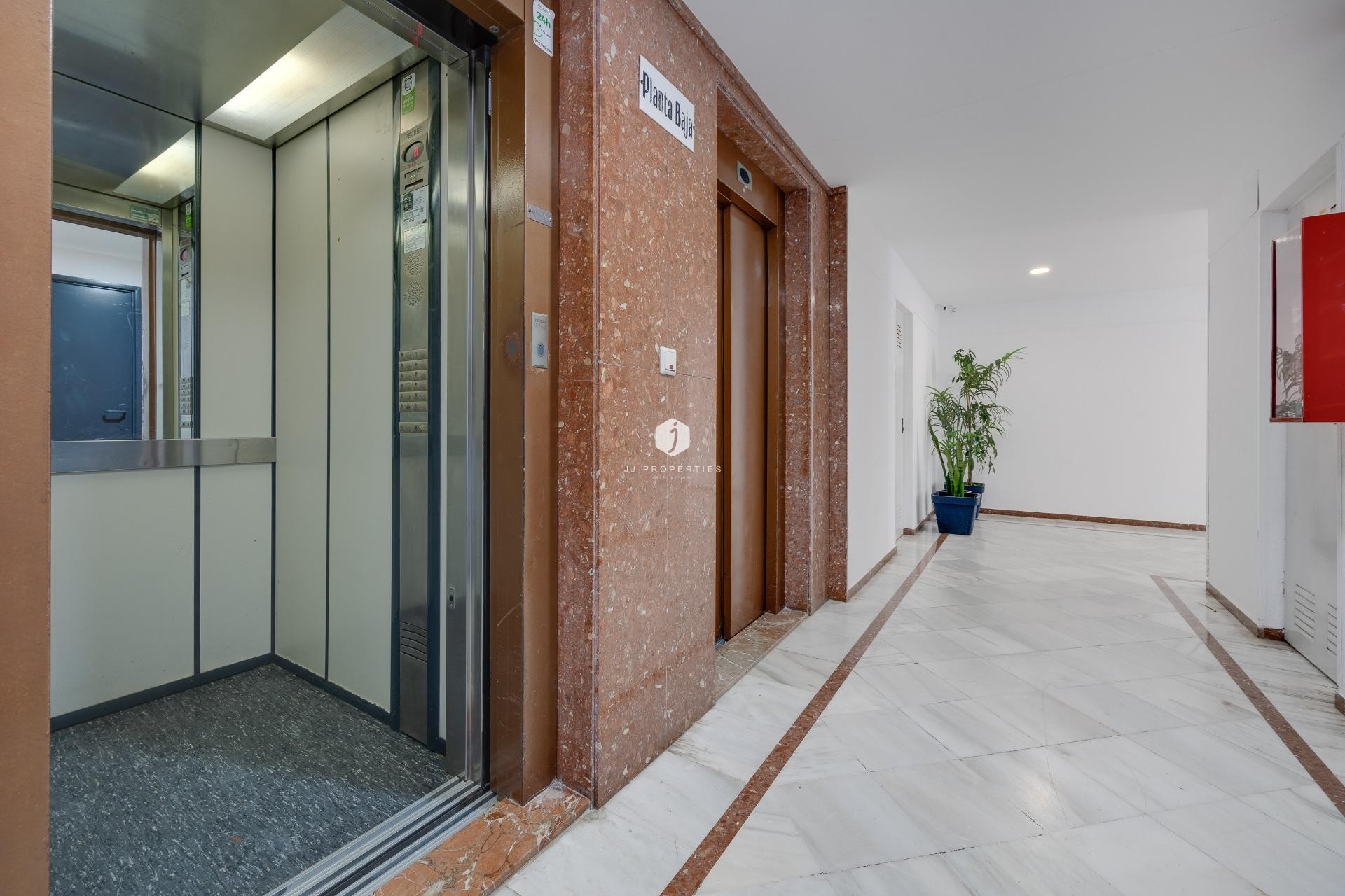 Segunda mano - Apartamento / piso -
Torrevieja - La veleta