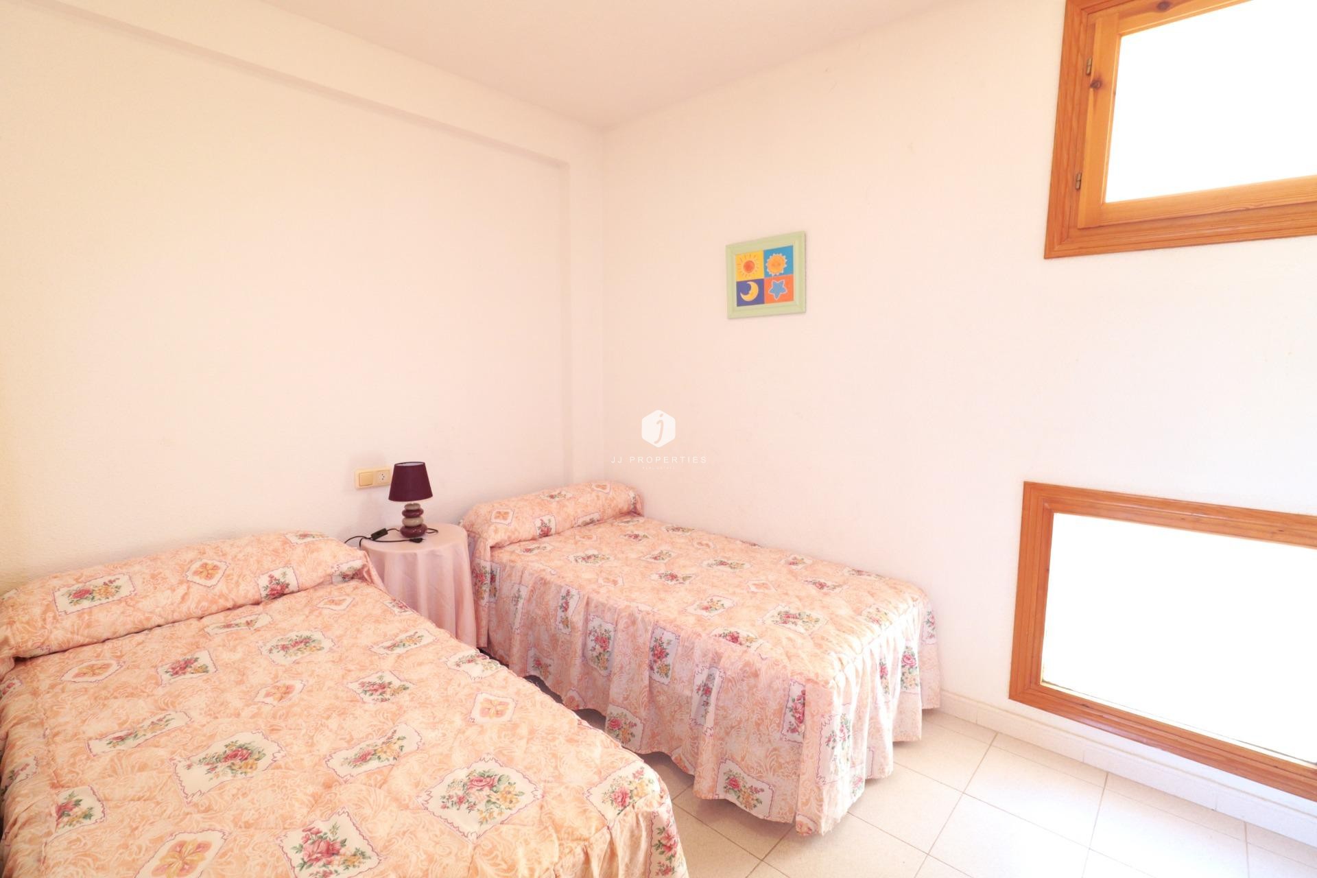Segunda mano - Apartamento / piso -
Torrevieja - La veleta
