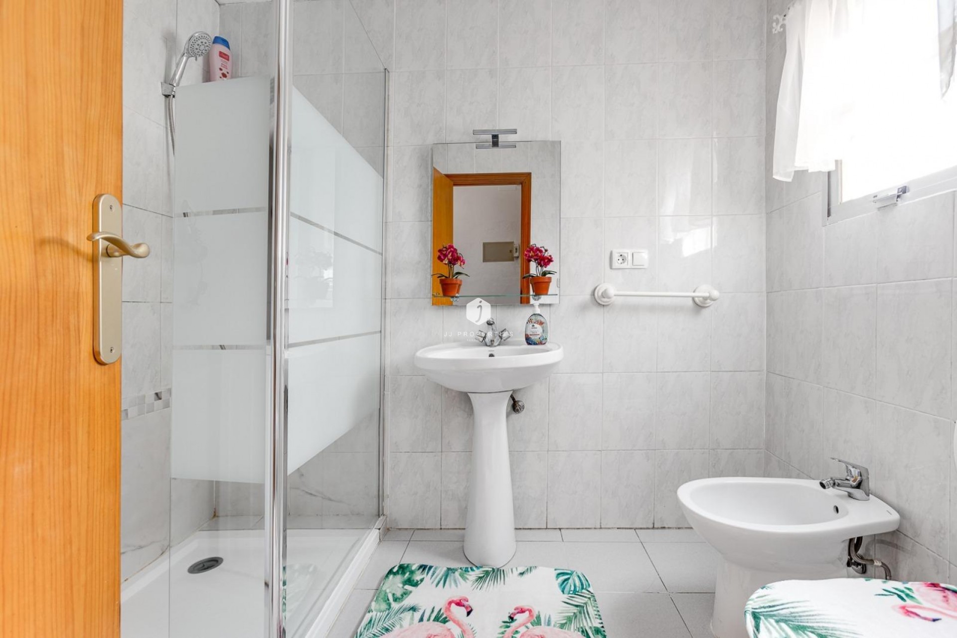 Segunda mano - Apartamento / piso -
Torrevieja - Las Piscinas Naturales