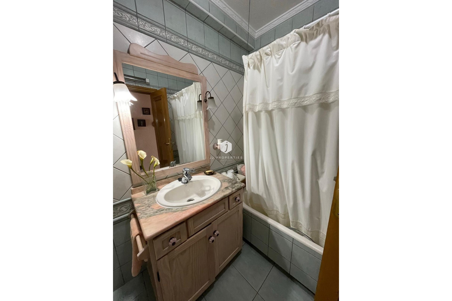 Segunda mano - Apartamento / piso -
Torrevieja - Las Piscinas Naturales